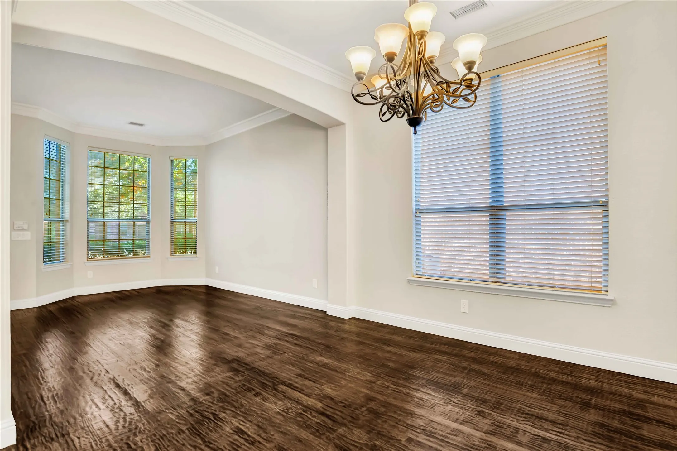 Single Family Residence For Sale in Collin County , 11567 Castle Brook Lane, Frisco, Texas 75035, 5 Bedroom, 4 Bathroom, 3 Garage spaces, 3,706 Sqft, built in 2005, mls#21287034, Real Estate Agent in Frisco, Homes For Sale in Collin county, Homes For Sale in Frisco, Realtor in Frisco Texas, Real Estate Brokerage Independent Realty Texas, Luminita Cordes Realtor