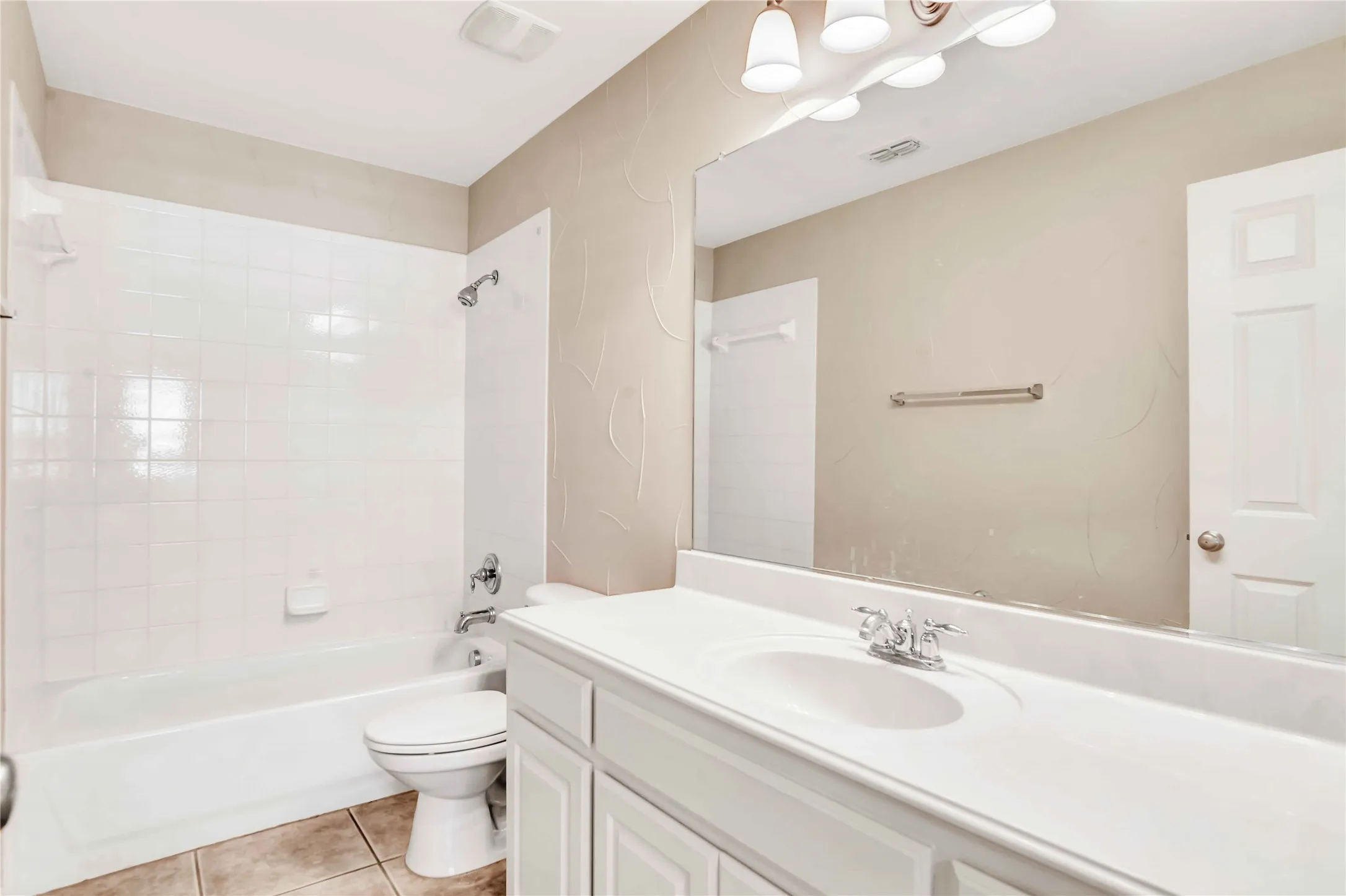 Single Family Residence For Sale in Collin County , 11567 Castle Brook Lane, Frisco, Texas 75035, 5 Bedroom, 4 Bathroom, 3 Garage spaces, 3,706 Sqft, built in 2005, mls#21287034, Real Estate Agent in Frisco, Homes For Sale in Collin county, Homes For Sale in Frisco, Realtor in Frisco Texas, Real Estate Brokerage Independent Realty Texas, Luminita Cordes Realtor