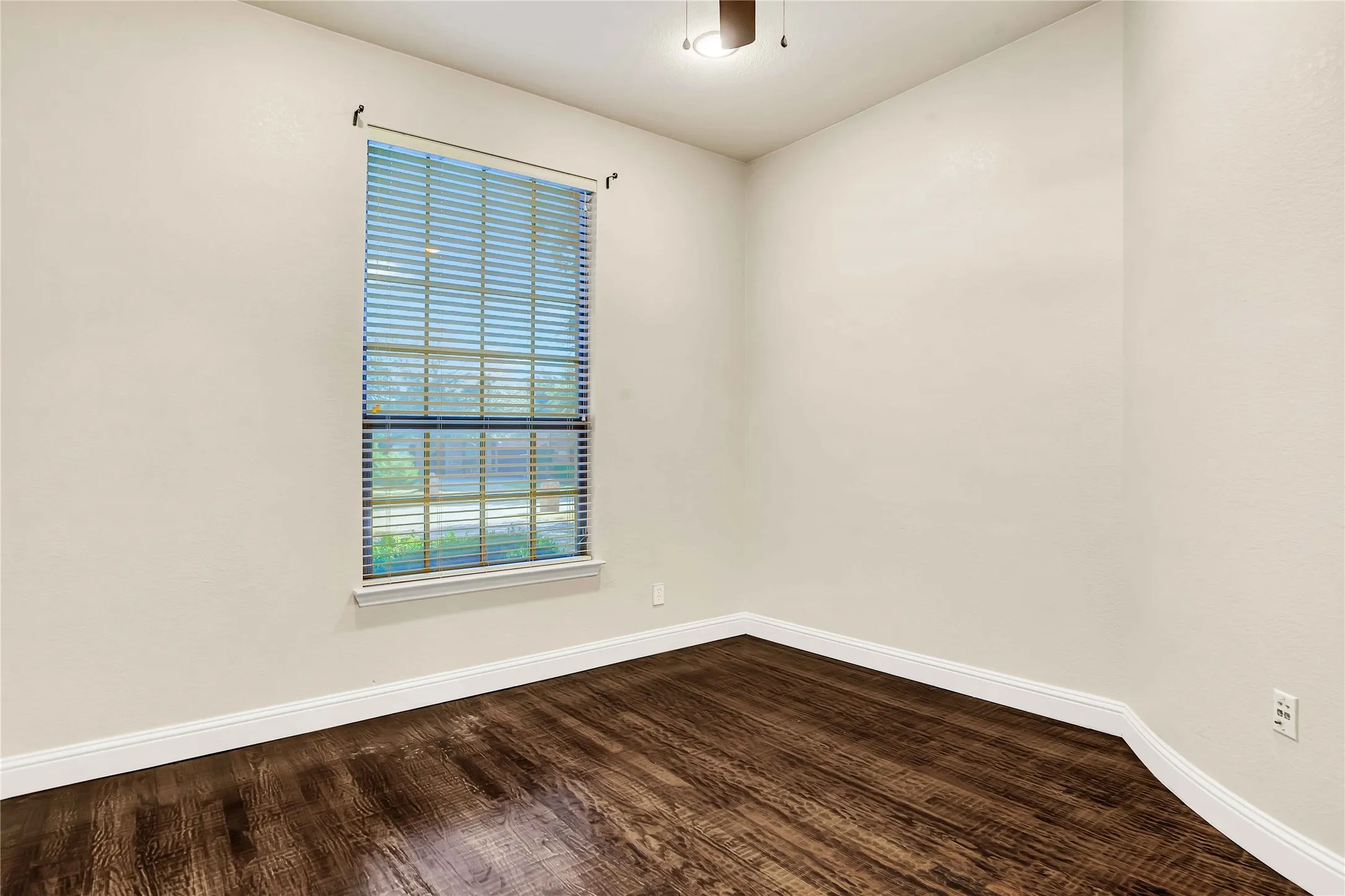 Single Family Residence For Sale in Collin County , 11567 Castle Brook Lane, Frisco, Texas 75035, 5 Bedroom, 4 Bathroom, 3 Garage spaces, 3,706 Sqft, built in 2005, mls#21287034, Real Estate Agent in Frisco, Homes For Sale in Collin county, Homes For Sale in Frisco, Realtor in Frisco Texas, Real Estate Brokerage Independent Realty Texas, Luminita Cordes Realtor