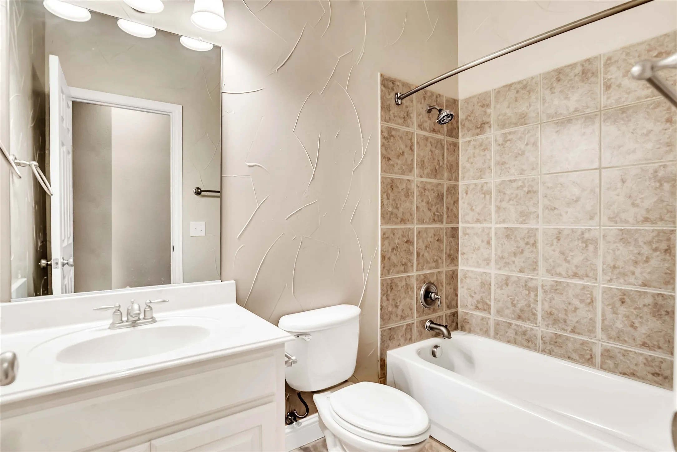 Single Family Residence For Sale in Collin County , 11567 Castle Brook Lane, Frisco, Texas 75035, 5 Bedroom, 4 Bathroom, 3 Garage spaces, 3,706 Sqft, built in 2005, mls#21287034, Real Estate Agent in Frisco, Homes For Sale in Collin county, Homes For Sale in Frisco, Realtor in Frisco Texas, Real Estate Brokerage Independent Realty Texas, Luminita Cordes Realtor