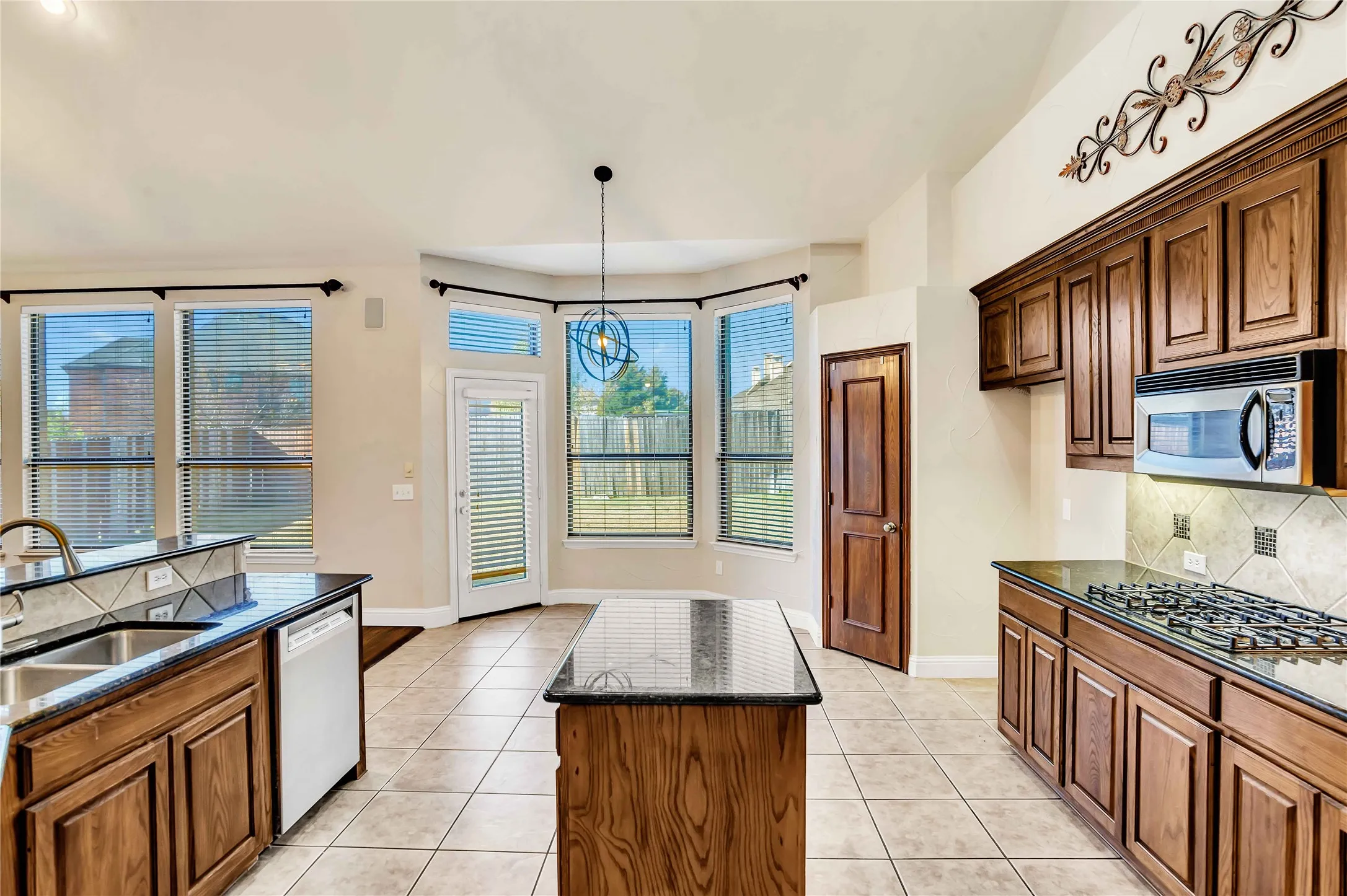 Single Family Residence For Sale in Collin County , 11567 Castle Brook Lane, Frisco, Texas 75035, 5 Bedroom, 4 Bathroom, 3 Garage spaces, 3,706 Sqft, built in 2005, mls#21287034, Real Estate Agent in Frisco, Homes For Sale in Collin county, Homes For Sale in Frisco, Realtor in Frisco Texas, Real Estate Brokerage Independent Realty Texas, Luminita Cordes Realtor