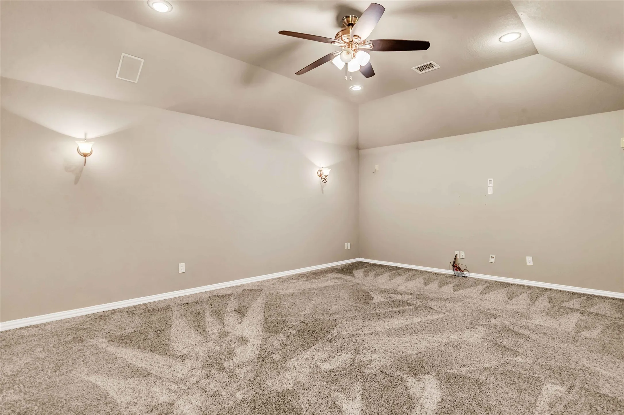 Single Family Residence For Sale in Collin County , 11567 Castle Brook Lane, Frisco, Texas 75035, 5 Bedroom, 4 Bathroom, 3 Garage spaces, 3,706 Sqft, built in 2005, mls#21287034, Real Estate Agent in Frisco, Homes For Sale in Collin county, Homes For Sale in Frisco, Realtor in Frisco Texas, Real Estate Brokerage Independent Realty Texas, Luminita Cordes Realtor