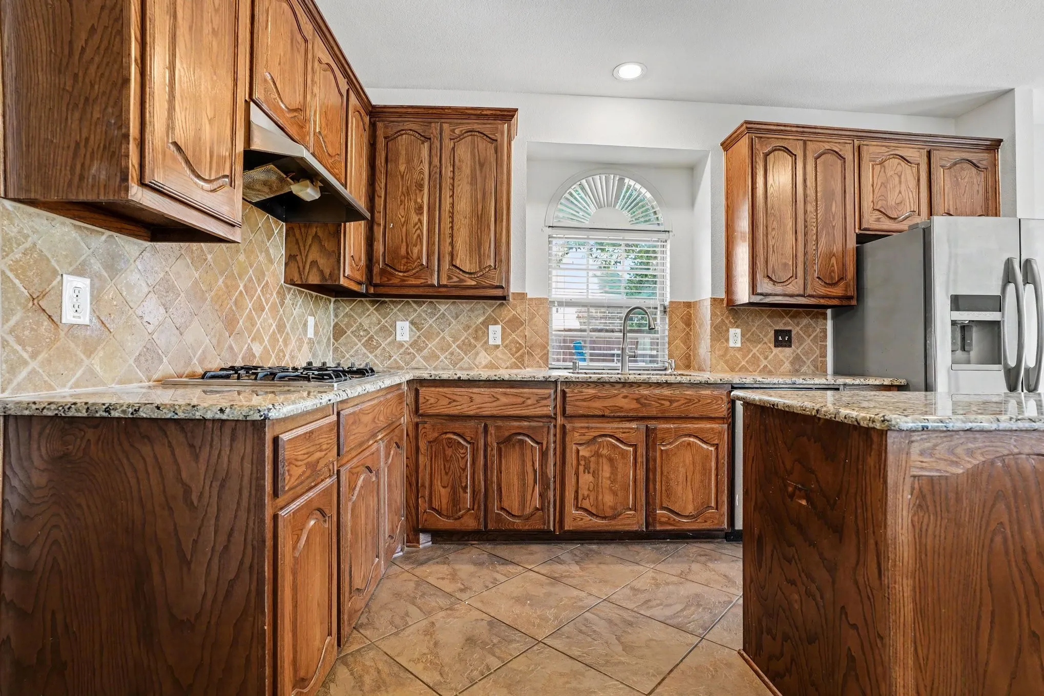 Single Family Residence For Sale in Ellis County , 2605 Tall Meadows Drive, Midlothian, Texas 76065, 5 Bedroom, 4 Bathroom, 3 Garage spaces, 3,809 Sqft, built in 2011, mls#21326479, Real Estate Agent in Midlothian, Homes For Sale in Ellis county, Homes For Sale in Midlothian, Realtor in Midlothian Texas, Real Estate Brokerage Independent Realty Texas, Luminita Cordes Realtor
