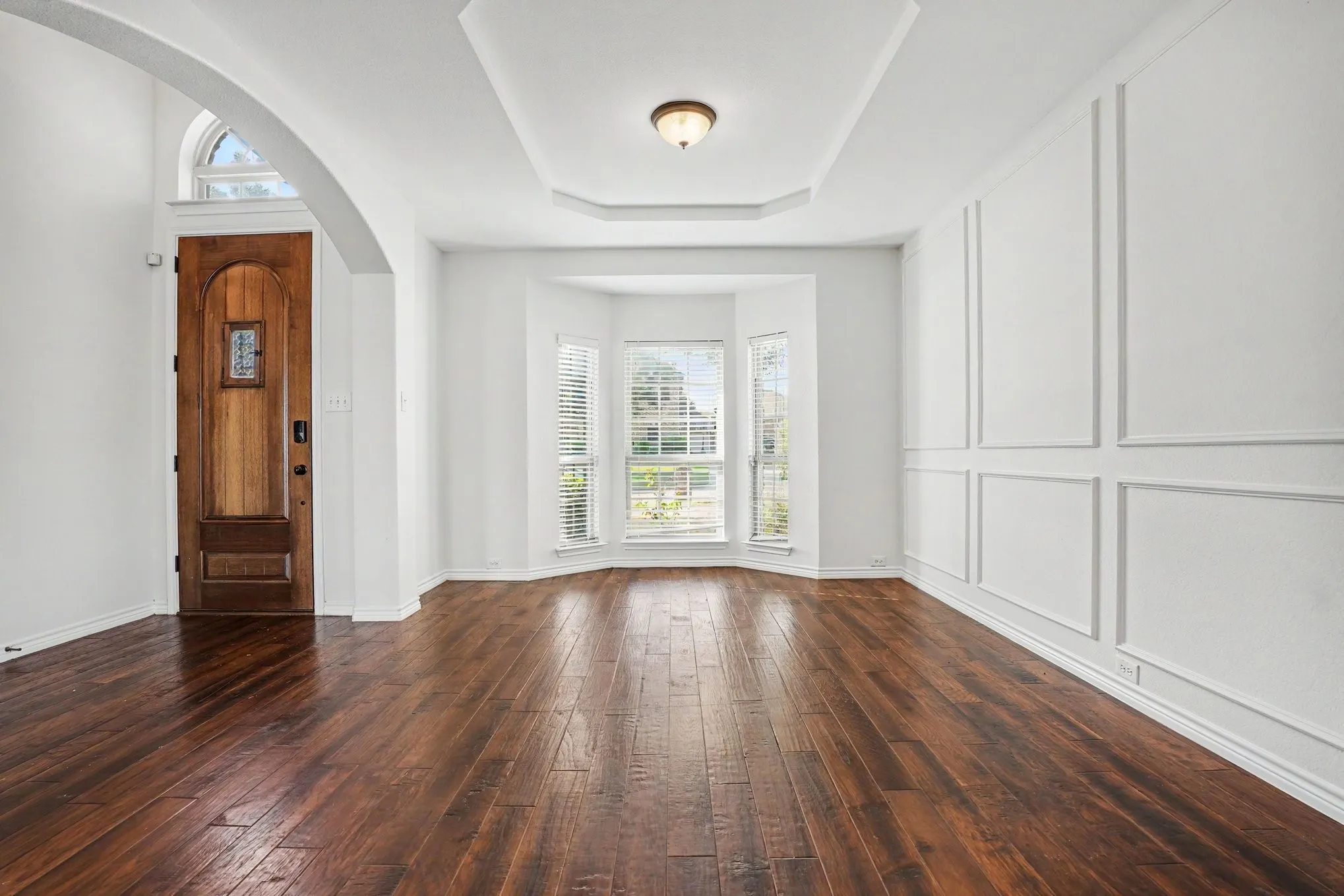Single Family Residence For Sale in Ellis County , 2605 Tall Meadows Drive, Midlothian, Texas 76065, 5 Bedroom, 4 Bathroom, 3 Garage spaces, 3,809 Sqft, built in 2011, mls#21326479, Real Estate Agent in Midlothian, Homes For Sale in Ellis county, Homes For Sale in Midlothian, Realtor in Midlothian Texas, Real Estate Brokerage Independent Realty Texas, Luminita Cordes Realtor