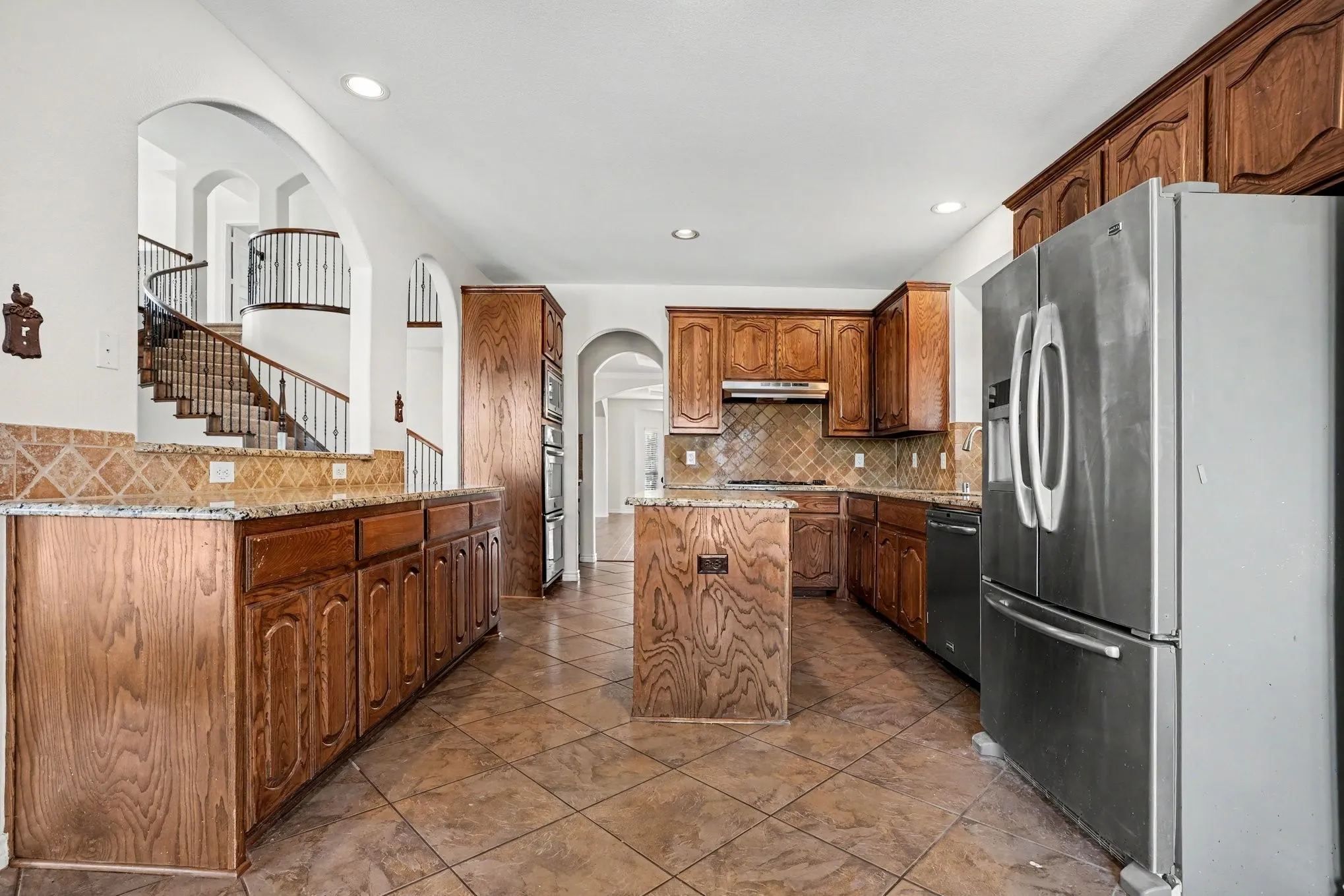 Single Family Residence For Sale in Ellis County , 2605 Tall Meadows Drive, Midlothian, Texas 76065, 5 Bedroom, 4 Bathroom, 3 Garage spaces, 3,809 Sqft, built in 2011, mls#21326479, Real Estate Agent in Midlothian, Homes For Sale in Ellis county, Homes For Sale in Midlothian, Realtor in Midlothian Texas, Real Estate Brokerage Independent Realty Texas, Luminita Cordes Realtor