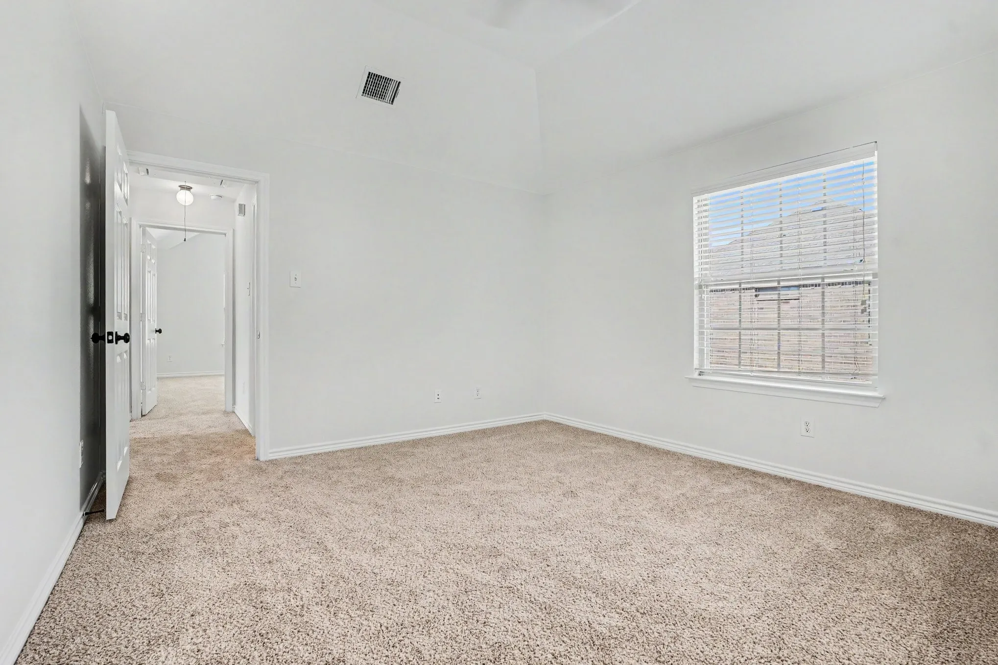 Single Family Residence For Sale in Ellis County , 2605 Tall Meadows Drive, Midlothian, Texas 76065, 5 Bedroom, 4 Bathroom, 3 Garage spaces, 3,809 Sqft, built in 2011, mls#21326479, Real Estate Agent in Midlothian, Homes For Sale in Ellis county, Homes For Sale in Midlothian, Realtor in Midlothian Texas, Real Estate Brokerage Independent Realty Texas, Luminita Cordes Realtor