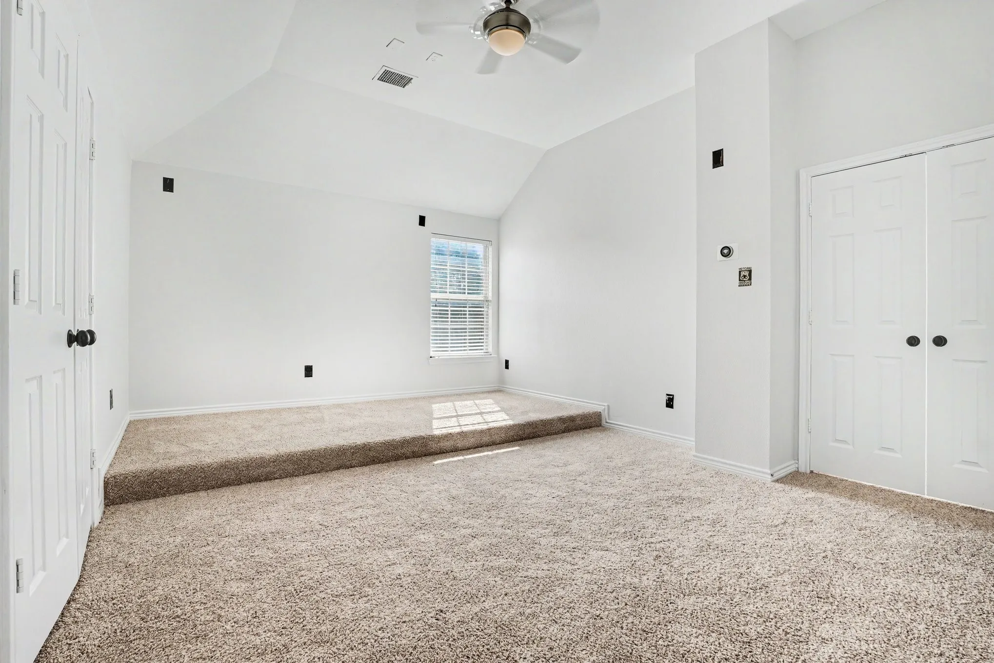 Single Family Residence For Sale in Ellis County , 2605 Tall Meadows Drive, Midlothian, Texas 76065, 5 Bedroom, 4 Bathroom, 3 Garage spaces, 3,809 Sqft, built in 2011, mls#21326479, Real Estate Agent in Midlothian, Homes For Sale in Ellis county, Homes For Sale in Midlothian, Realtor in Midlothian Texas, Real Estate Brokerage Independent Realty Texas, Luminita Cordes Realtor