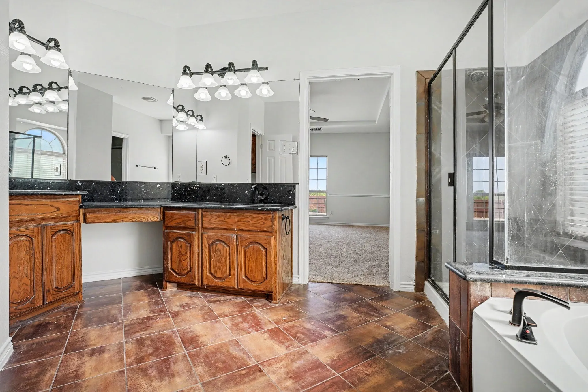 Single Family Residence For Sale in Ellis County , 2605 Tall Meadows Drive, Midlothian, Texas 76065, 5 Bedroom, 4 Bathroom, 3 Garage spaces, 3,809 Sqft, built in 2011, mls#21326479, Real Estate Agent in Midlothian, Homes For Sale in Ellis county, Homes For Sale in Midlothian, Realtor in Midlothian Texas, Real Estate Brokerage Independent Realty Texas, Luminita Cordes Realtor