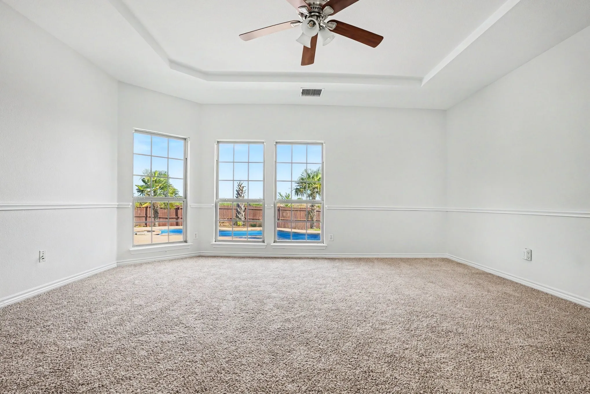 Single Family Residence For Sale in Ellis County , 2605 Tall Meadows Drive, Midlothian, Texas 76065, 5 Bedroom, 4 Bathroom, 3 Garage spaces, 3,809 Sqft, built in 2011, mls#21326479, Real Estate Agent in Midlothian, Homes For Sale in Ellis county, Homes For Sale in Midlothian, Realtor in Midlothian Texas, Real Estate Brokerage Independent Realty Texas, Luminita Cordes Realtor