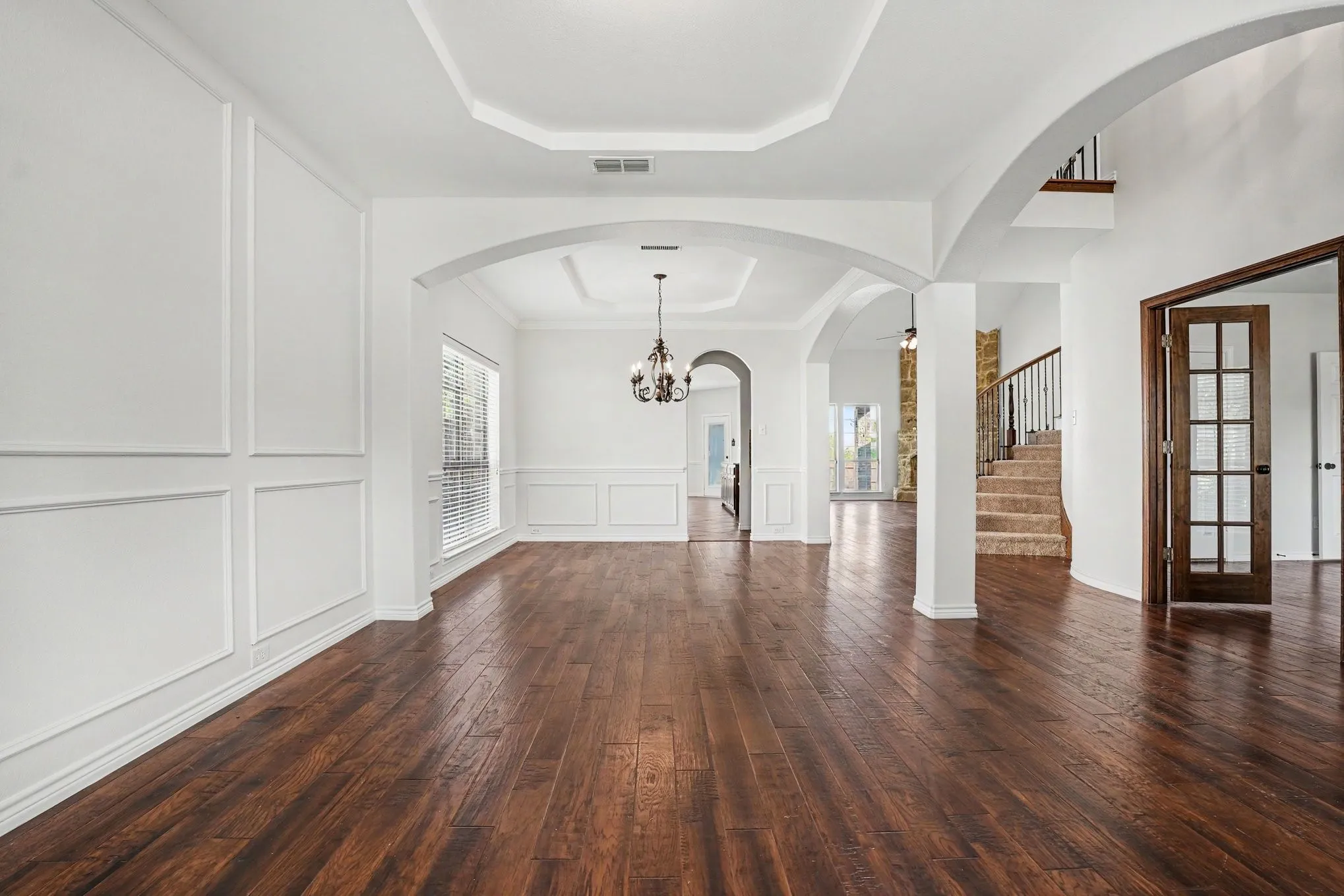 Single Family Residence For Sale in Ellis County , 2605 Tall Meadows Drive, Midlothian, Texas 76065, 5 Bedroom, 4 Bathroom, 3 Garage spaces, 3,809 Sqft, built in 2011, mls#21326479, Real Estate Agent in Midlothian, Homes For Sale in Ellis county, Homes For Sale in Midlothian, Realtor in Midlothian Texas, Real Estate Brokerage Independent Realty Texas, Luminita Cordes Realtor