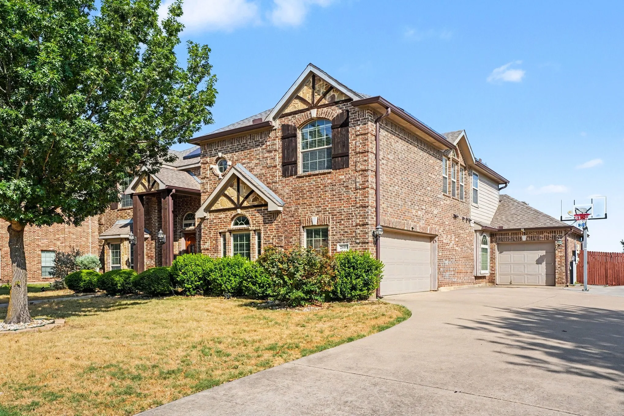 Single Family Residence For Sale in Ellis County , 2605 Tall Meadows Drive, Midlothian, Texas 76065, 5 Bedroom, 4 Bathroom, 3 Garage spaces, 3,809 Sqft, built in 2011, mls#21326479, Real Estate Agent in Midlothian, Homes For Sale in Ellis county, Homes For Sale in Midlothian, Realtor in Midlothian Texas, Real Estate Brokerage Independent Realty Texas, Luminita Cordes Realtor