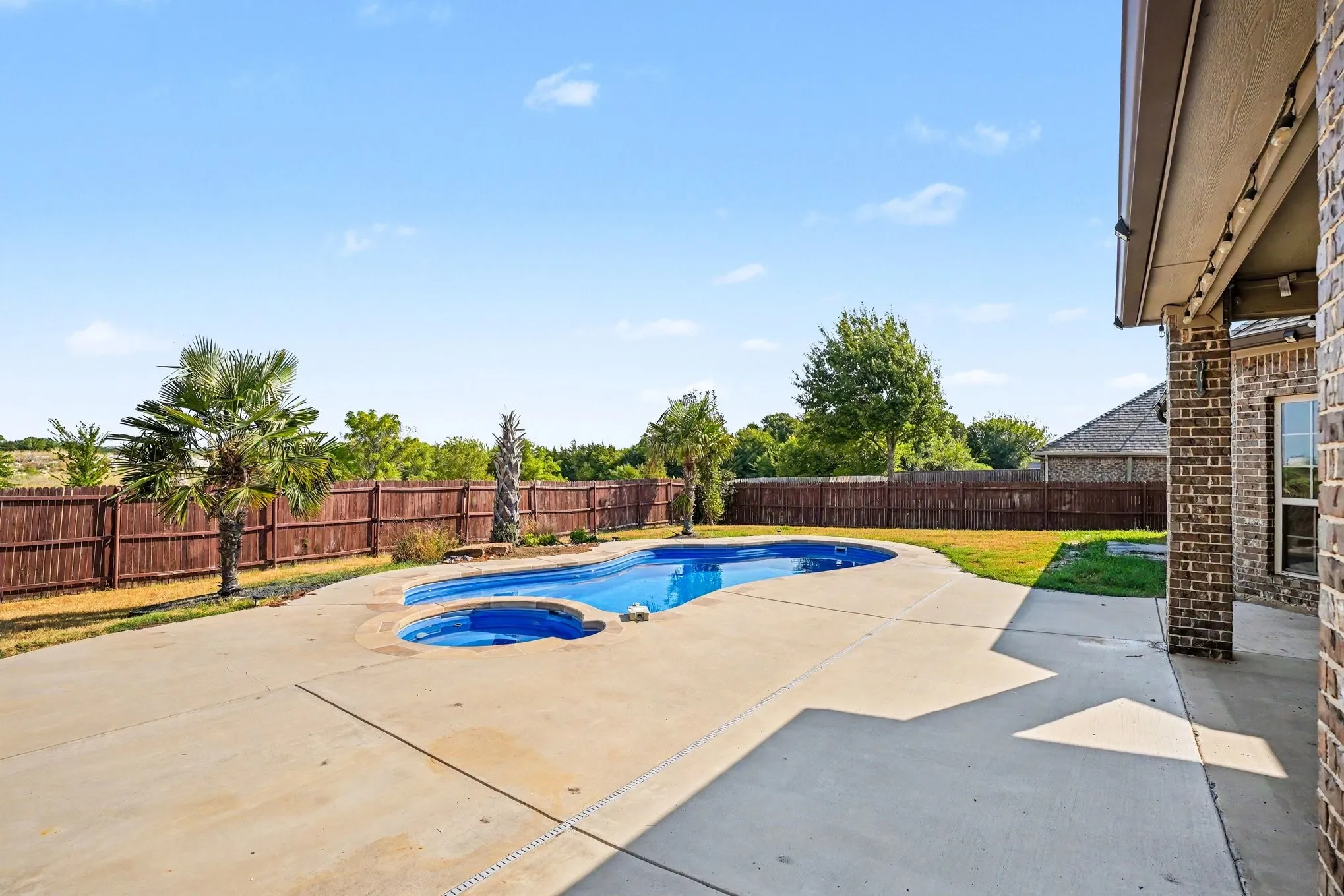 Single Family Residence For Sale in Ellis County , 2605 Tall Meadows Drive, Midlothian, Texas 76065, 5 Bedroom, 4 Bathroom, 3 Garage spaces, 3,809 Sqft, built in 2011, mls#21326479, Real Estate Agent in Midlothian, Homes For Sale in Ellis county, Homes For Sale in Midlothian, Realtor in Midlothian Texas, Real Estate Brokerage Independent Realty Texas, Luminita Cordes Realtor