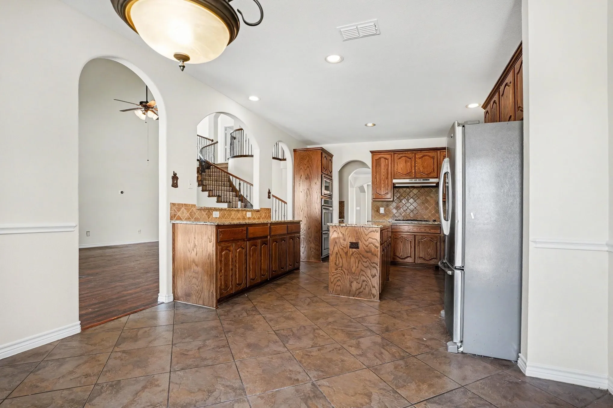 Single Family Residence For Sale in Ellis County , 2605 Tall Meadows Drive, Midlothian, Texas 76065, 5 Bedroom, 4 Bathroom, 3 Garage spaces, 3,809 Sqft, built in 2011, mls#21326479, Real Estate Agent in Midlothian, Homes For Sale in Ellis county, Homes For Sale in Midlothian, Realtor in Midlothian Texas, Real Estate Brokerage Independent Realty Texas, Luminita Cordes Realtor