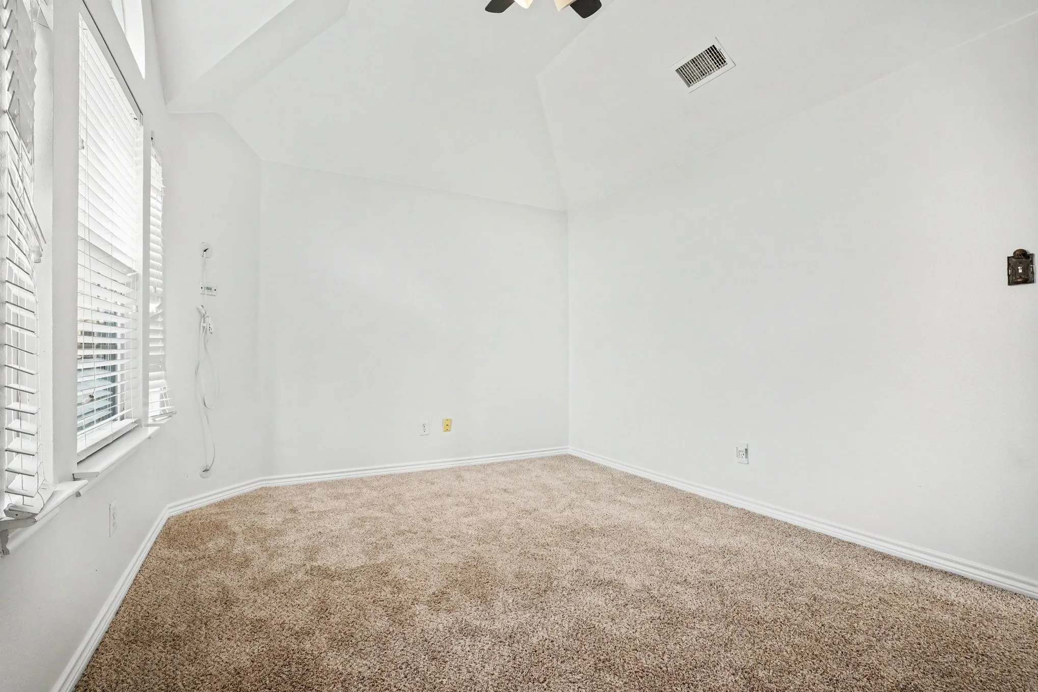 Single Family Residence For Sale in Ellis County , 2605 Tall Meadows Drive, Midlothian, Texas 76065, 5 Bedroom, 4 Bathroom, 3 Garage spaces, 3,809 Sqft, built in 2011, mls#21326479, Real Estate Agent in Midlothian, Homes For Sale in Ellis county, Homes For Sale in Midlothian, Realtor in Midlothian Texas, Real Estate Brokerage Independent Realty Texas, Luminita Cordes Realtor