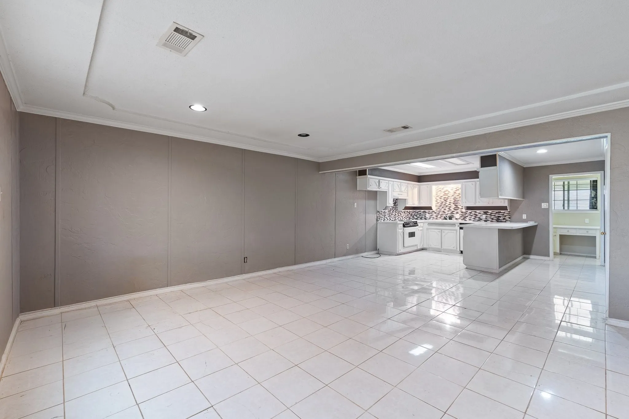 Single Family Residence For Sale in Johnson County , 4709 W Fm 917, Godley, Texas 76044, 5 Bedroom, 3 Bathroom, 2 Garage spaces, 3,652 Sqft, built in 0, mls#21324328, Real Estate Agent in Godley, Homes For Sale in Johnson county, Homes For Sale in Godley, Realtor in Godley Texas, Real Estate Brokerage Independent Realty Texas, Luminita Cordes Realtor