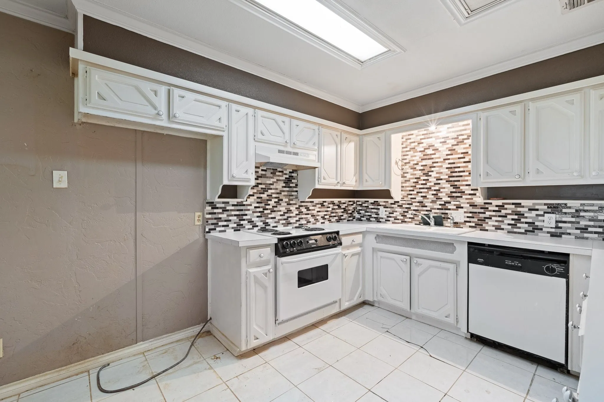 Single Family Residence For Sale in Johnson County , 4709 W Fm 917, Godley, Texas 76044, 5 Bedroom, 3 Bathroom, 2 Garage spaces, 3,652 Sqft, built in 0, mls#21324328, Real Estate Agent in Godley, Homes For Sale in Johnson county, Homes For Sale in Godley, Realtor in Godley Texas, Real Estate Brokerage Independent Realty Texas, Luminita Cordes Realtor