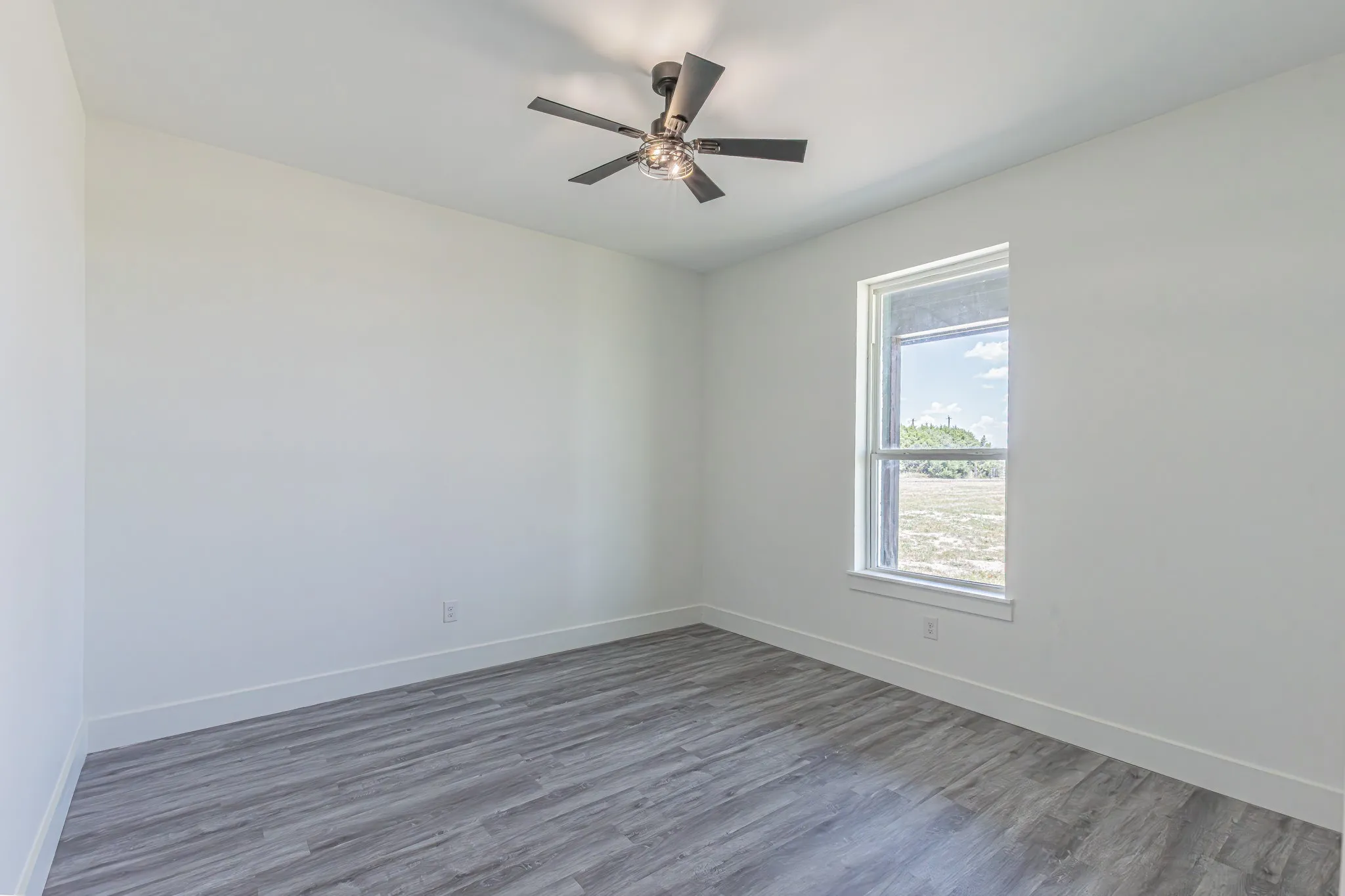 Single Family Residence For Sale in Parker County , 140 Alamo Road, Weatherford, Texas 76088, 4 Bedroom, 3 Bathroom, 2 Garage spaces, 2,530 Sqft, built in 2021, mls#21325773, Real Estate Agent in Weatherford, Homes For Sale in Parker county, Homes For Sale in Weatherford, Realtor in Weatherford Texas, Real Estate Brokerage Independent Realty Texas, Luminita Cordes Realtor