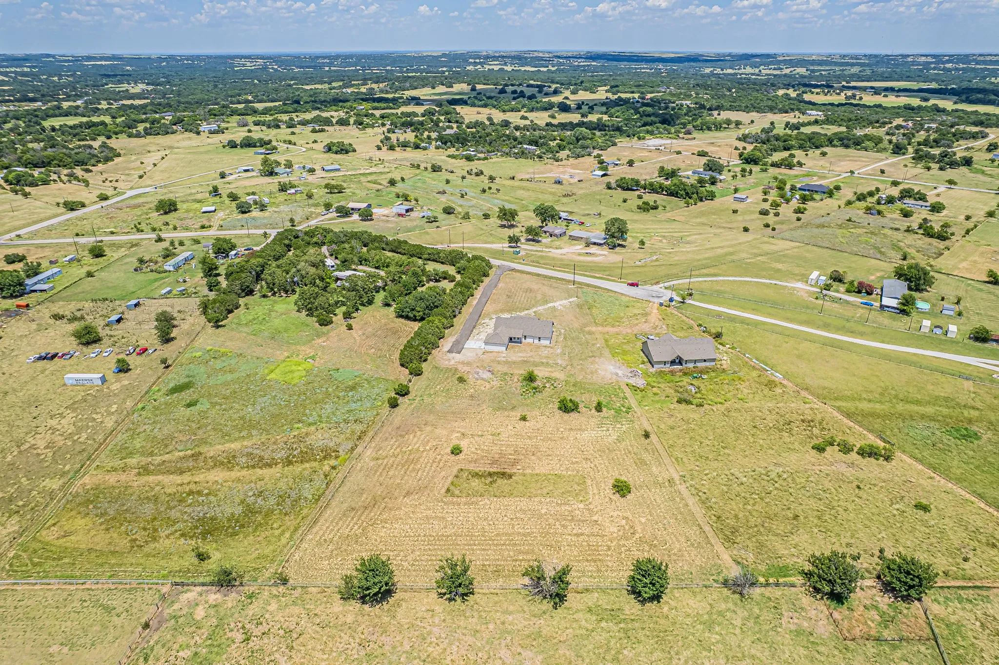 Single Family Residence For Sale in Parker County , 140 Alamo Road, Weatherford, Texas 76088, 4 Bedroom, 3 Bathroom, 2 Garage spaces, 2,530 Sqft, built in 2021, mls#21325773, Real Estate Agent in Weatherford, Homes For Sale in Parker county, Homes For Sale in Weatherford, Realtor in Weatherford Texas, Real Estate Brokerage Independent Realty Texas, Luminita Cordes Realtor