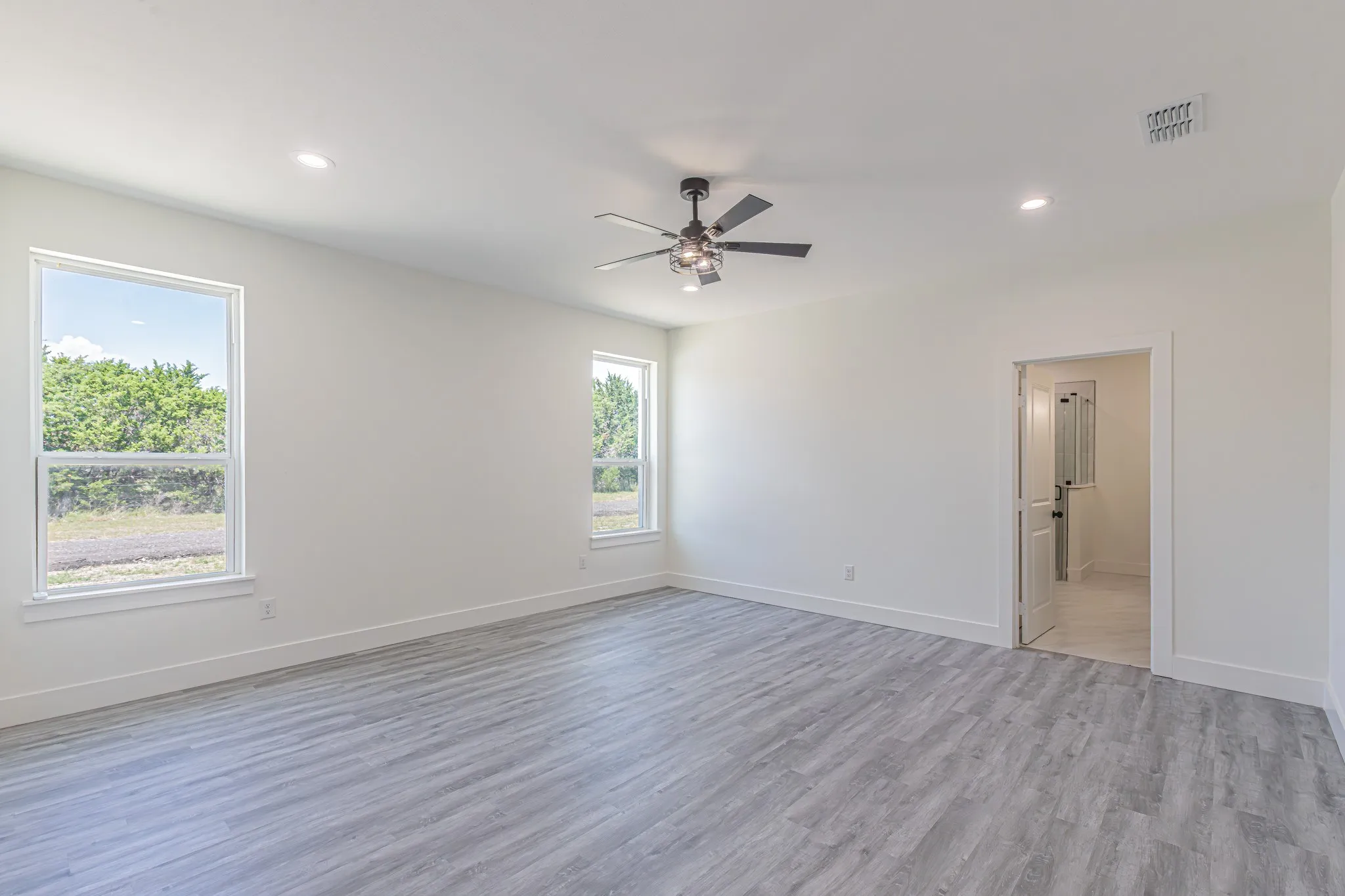 Single Family Residence For Sale in Parker County , 140 Alamo Road, Weatherford, Texas 76088, 4 Bedroom, 3 Bathroom, 2 Garage spaces, 2,530 Sqft, built in 2021, mls#21325773, Real Estate Agent in Weatherford, Homes For Sale in Parker county, Homes For Sale in Weatherford, Realtor in Weatherford Texas, Real Estate Brokerage Independent Realty Texas, Luminita Cordes Realtor