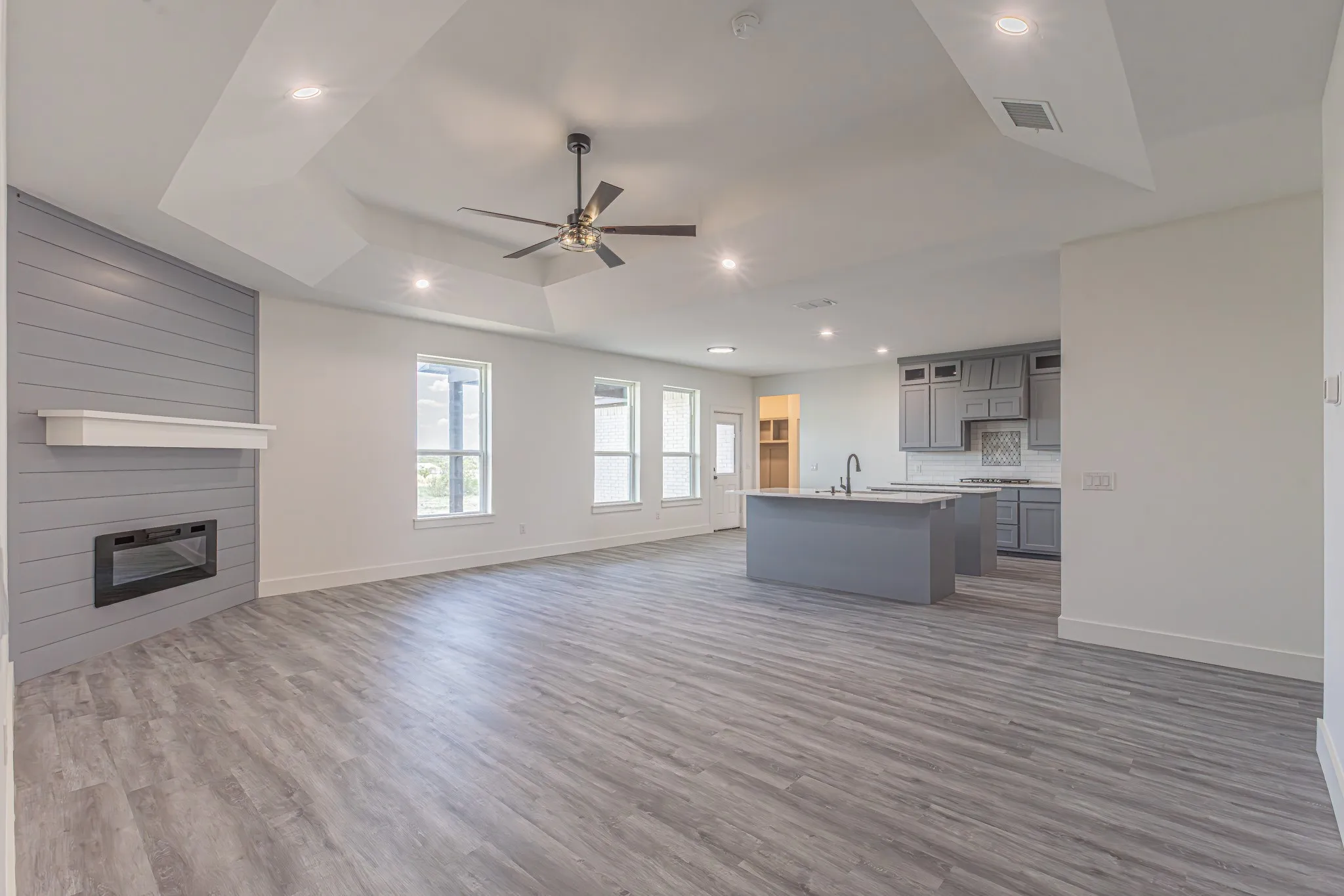 Single Family Residence For Sale in Parker County , 140 Alamo Road, Weatherford, Texas 76088, 4 Bedroom, 3 Bathroom, 2 Garage spaces, 2,530 Sqft, built in 2021, mls#21325773, Real Estate Agent in Weatherford, Homes For Sale in Parker county, Homes For Sale in Weatherford, Realtor in Weatherford Texas, Real Estate Brokerage Independent Realty Texas, Luminita Cordes Realtor