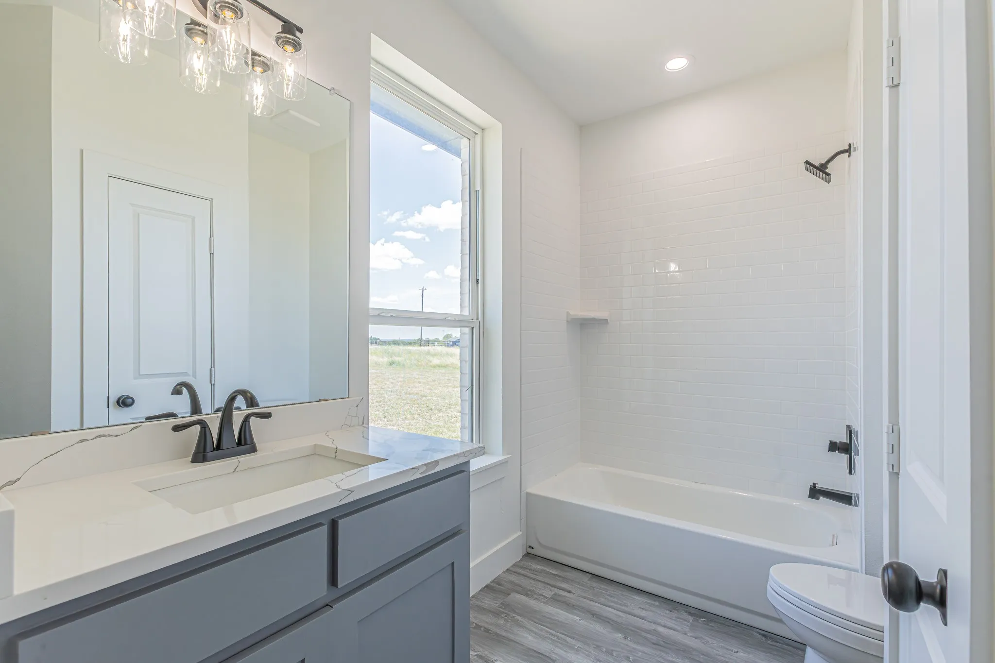 Single Family Residence For Sale in Parker County , 140 Alamo Road, Weatherford, Texas 76088, 4 Bedroom, 3 Bathroom, 2 Garage spaces, 2,530 Sqft, built in 2021, mls#21325773, Real Estate Agent in Weatherford, Homes For Sale in Parker county, Homes For Sale in Weatherford, Realtor in Weatherford Texas, Real Estate Brokerage Independent Realty Texas, Luminita Cordes Realtor