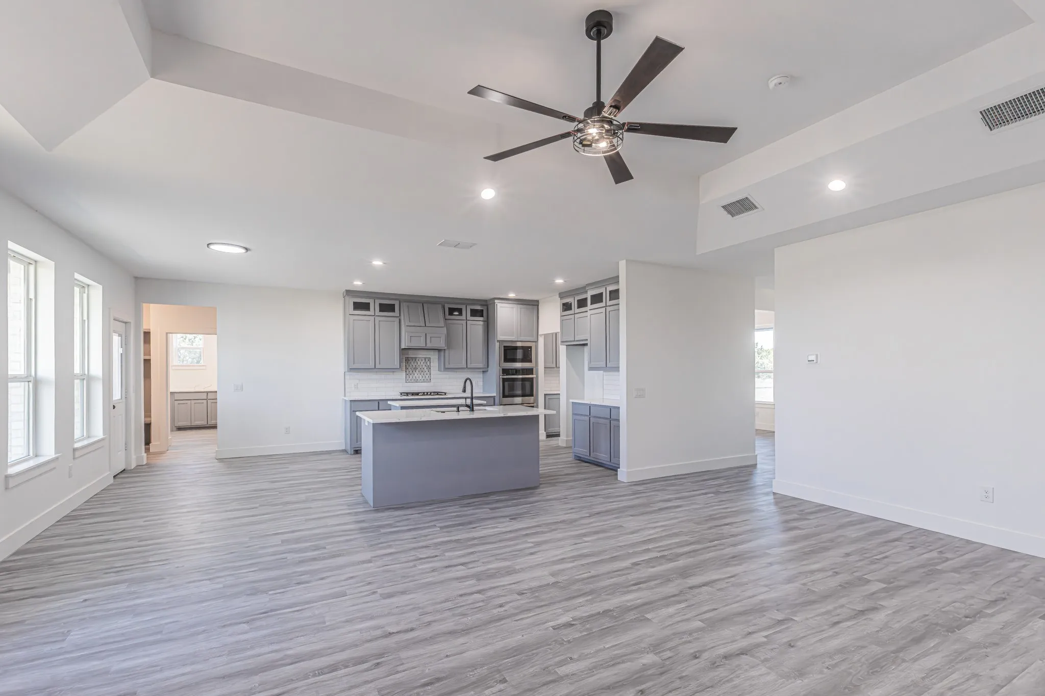 Single Family Residence For Sale in Parker County , 140 Alamo Road, Weatherford, Texas 76088, 4 Bedroom, 3 Bathroom, 2 Garage spaces, 2,530 Sqft, built in 2021, mls#21325773, Real Estate Agent in Weatherford, Homes For Sale in Parker county, Homes For Sale in Weatherford, Realtor in Weatherford Texas, Real Estate Brokerage Independent Realty Texas, Luminita Cordes Realtor
