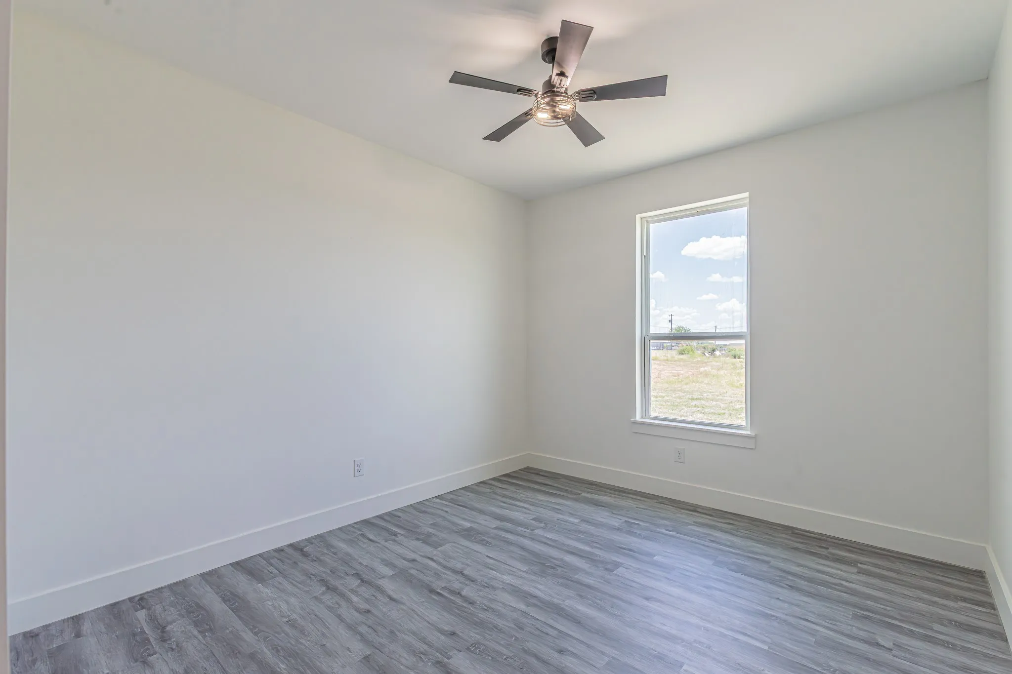 Single Family Residence For Sale in Parker County , 140 Alamo Road, Weatherford, Texas 76088, 4 Bedroom, 3 Bathroom, 2 Garage spaces, 2,530 Sqft, built in 2021, mls#21325773, Real Estate Agent in Weatherford, Homes For Sale in Parker county, Homes For Sale in Weatherford, Realtor in Weatherford Texas, Real Estate Brokerage Independent Realty Texas, Luminita Cordes Realtor