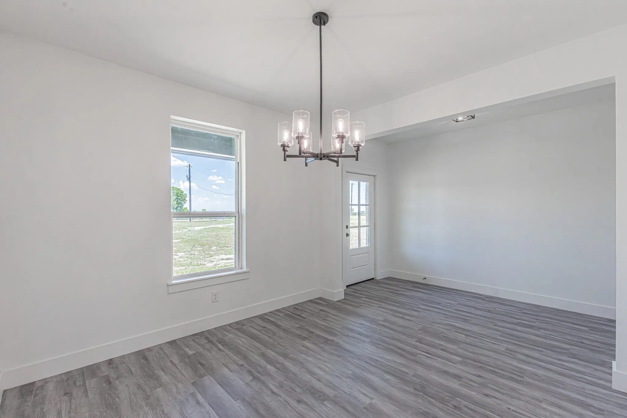 Single Family Residence For Sale in Parker County , 140 Alamo Road, Weatherford, Texas 76088, 4 Bedroom, 3 Bathroom, 2 Garage spaces, 2,530 Sqft, built in 2021, mls#21325773, Real Estate Agent in Weatherford, Homes For Sale in Parker county, Homes For Sale in Weatherford, Realtor in Weatherford Texas, Real Estate Brokerage Independent Realty Texas, Luminita Cordes Realtor