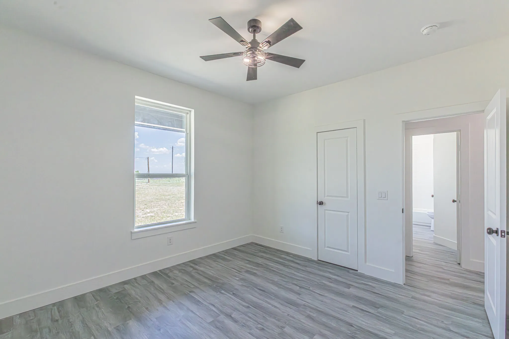 Single Family Residence For Sale in Parker County , 140 Alamo Road, Weatherford, Texas 76088, 4 Bedroom, 3 Bathroom, 2 Garage spaces, 2,530 Sqft, built in 2021, mls#21325773, Real Estate Agent in Weatherford, Homes For Sale in Parker county, Homes For Sale in Weatherford, Realtor in Weatherford Texas, Real Estate Brokerage Independent Realty Texas, Luminita Cordes Realtor