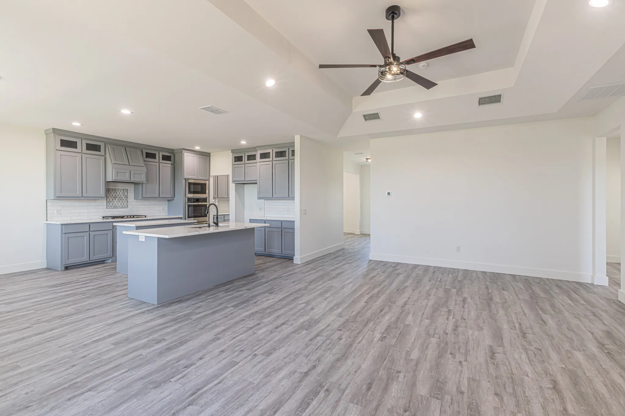 Single Family Residence For Sale in Parker County , 140 Alamo Road, Weatherford, Texas 76088, 4 Bedroom, 3 Bathroom, 2 Garage spaces, 2,530 Sqft, built in 2021, mls#21325773, Real Estate Agent in Weatherford, Homes For Sale in Parker county, Homes For Sale in Weatherford, Realtor in Weatherford Texas, Real Estate Brokerage Independent Realty Texas, Luminita Cordes Realtor
