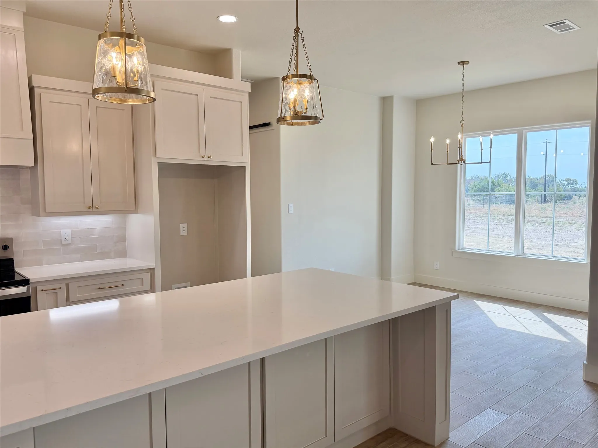 Single Family Residence For Sale in Parker County , 1004 Sabrina Court, Weatherford, Texas 76085, 3 Bedroom, 3 Bathroom, 3 Garage spaces, 1,988 Sqft, built in 2026, mls#21327346, Real Estate Agent in Weatherford, Homes For Sale in Parker county, Homes For Sale in Weatherford, Realtor in Weatherford Texas, Real Estate Brokerage Independent Realty Texas, Luminita Cordes Realtor