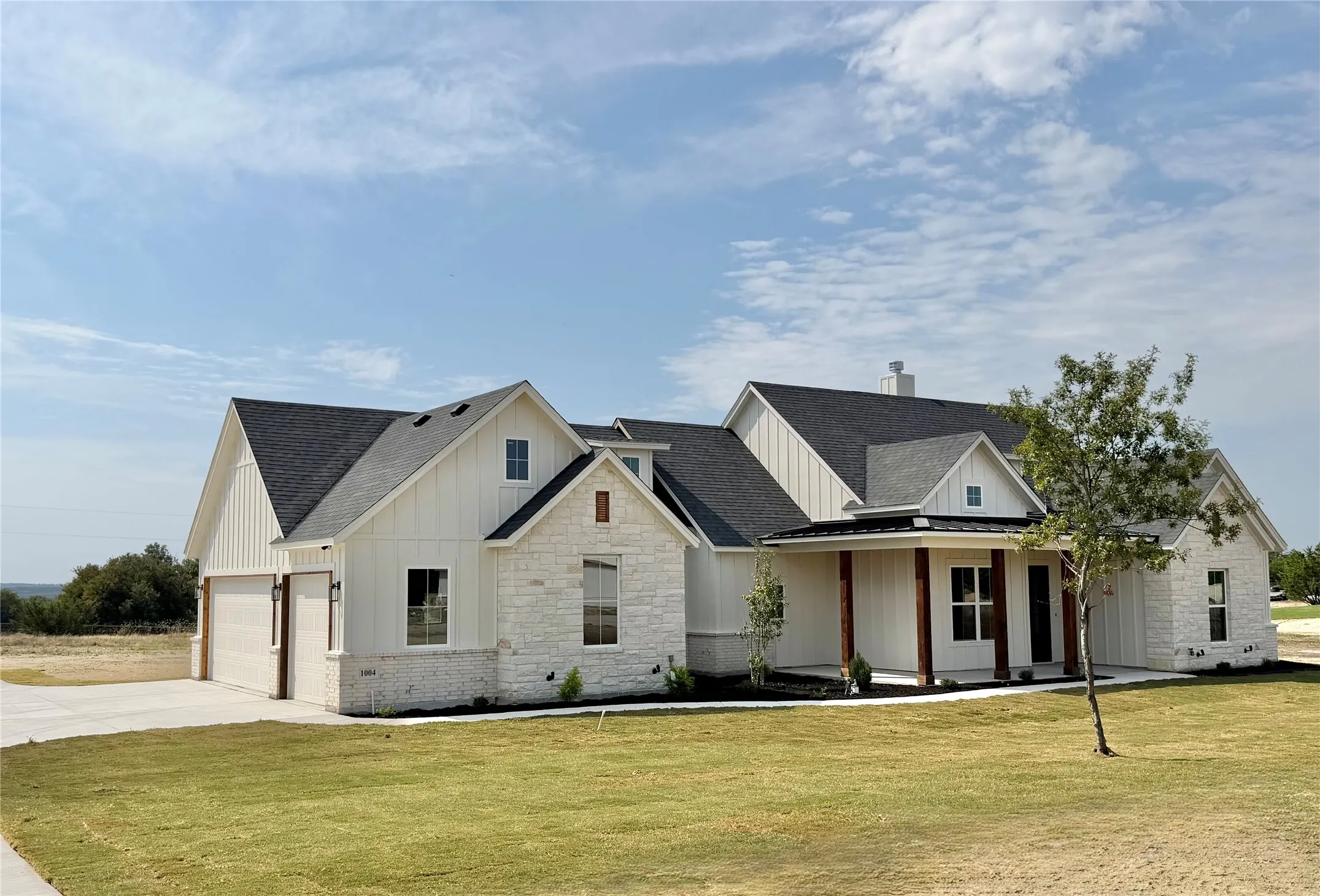 Single Family Residence For Sale in Parker County , 1004 Sabrina Court, Weatherford, Texas 76085, 3 Bedroom, 3 Bathroom, 3 Garage spaces, 1,988 Sqft, built in 2026, mls#21327346, Real Estate Agent in Weatherford, Homes For Sale in Parker county, Homes For Sale in Weatherford, Realtor in Weatherford Texas, Real Estate Brokerage Independent Realty Texas, Luminita Cordes Realtor