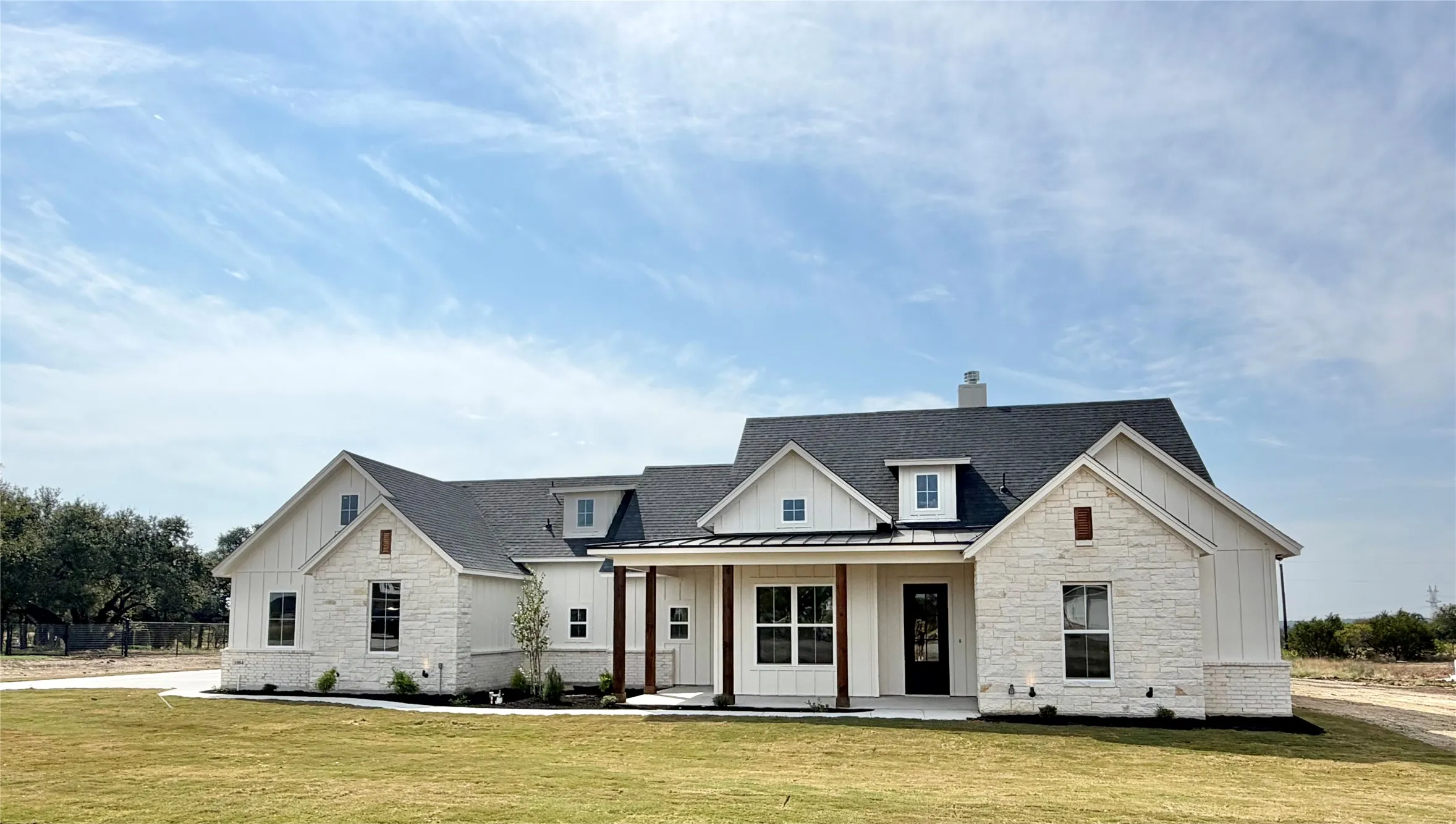 Single Family Residence For Sale in Parker County , 1004 Sabrina Court, Weatherford, Texas 76085, 3 Bedroom, 3 Bathroom, 3 Garage spaces, 1,988 Sqft, built in 2026, mls#21327346, Real Estate Agent in Weatherford, Homes For Sale in Parker county, Homes For Sale in Weatherford, Realtor in Weatherford Texas, Real Estate Brokerage Independent Realty Texas, Luminita Cordes Realtor