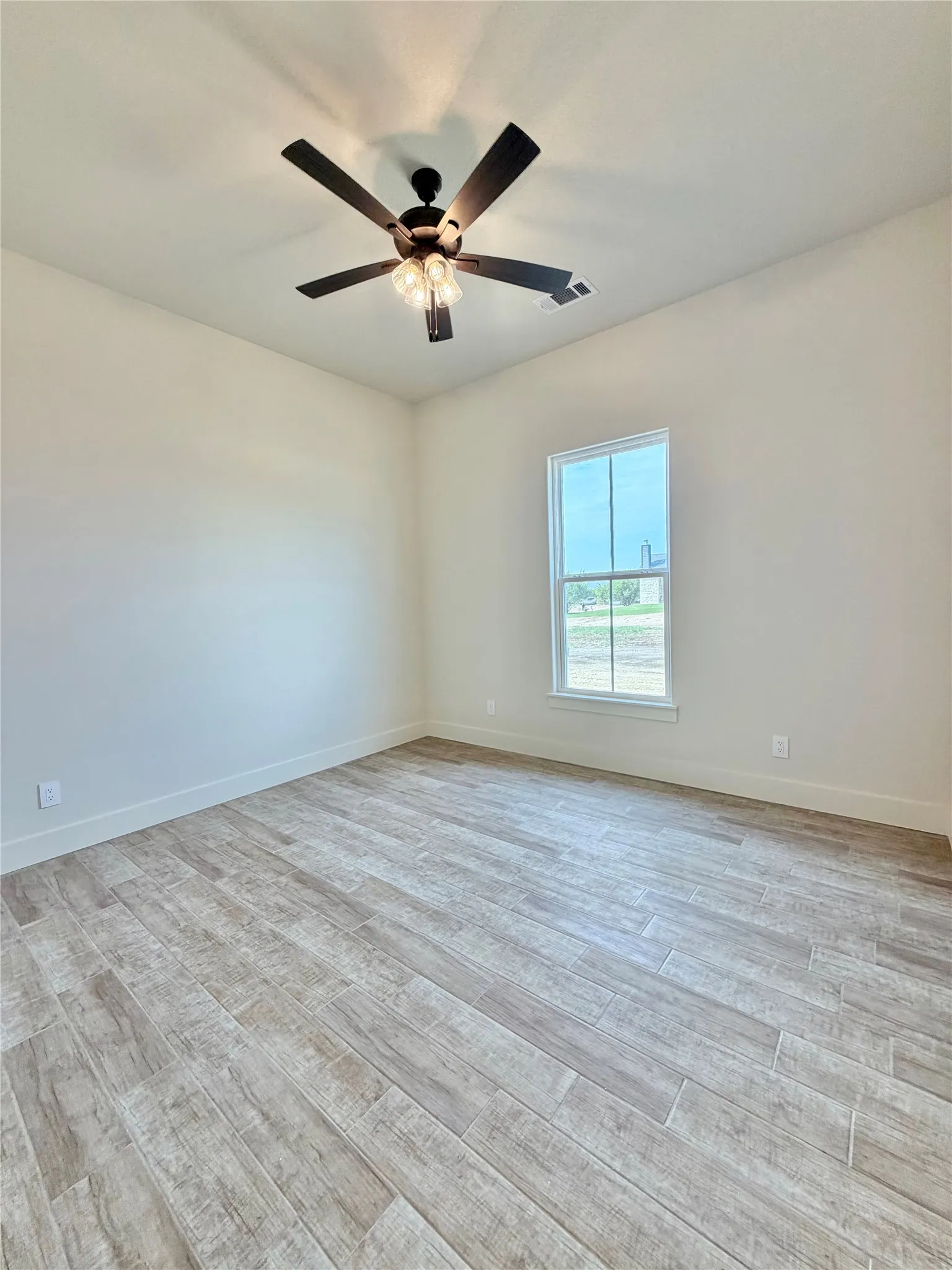 Single Family Residence For Sale in Parker County , 1004 Sabrina Court, Weatherford, Texas 76085, 3 Bedroom, 3 Bathroom, 3 Garage spaces, 1,988 Sqft, built in 2026, mls#21327346, Real Estate Agent in Weatherford, Homes For Sale in Parker county, Homes For Sale in Weatherford, Realtor in Weatherford Texas, Real Estate Brokerage Independent Realty Texas, Luminita Cordes Realtor