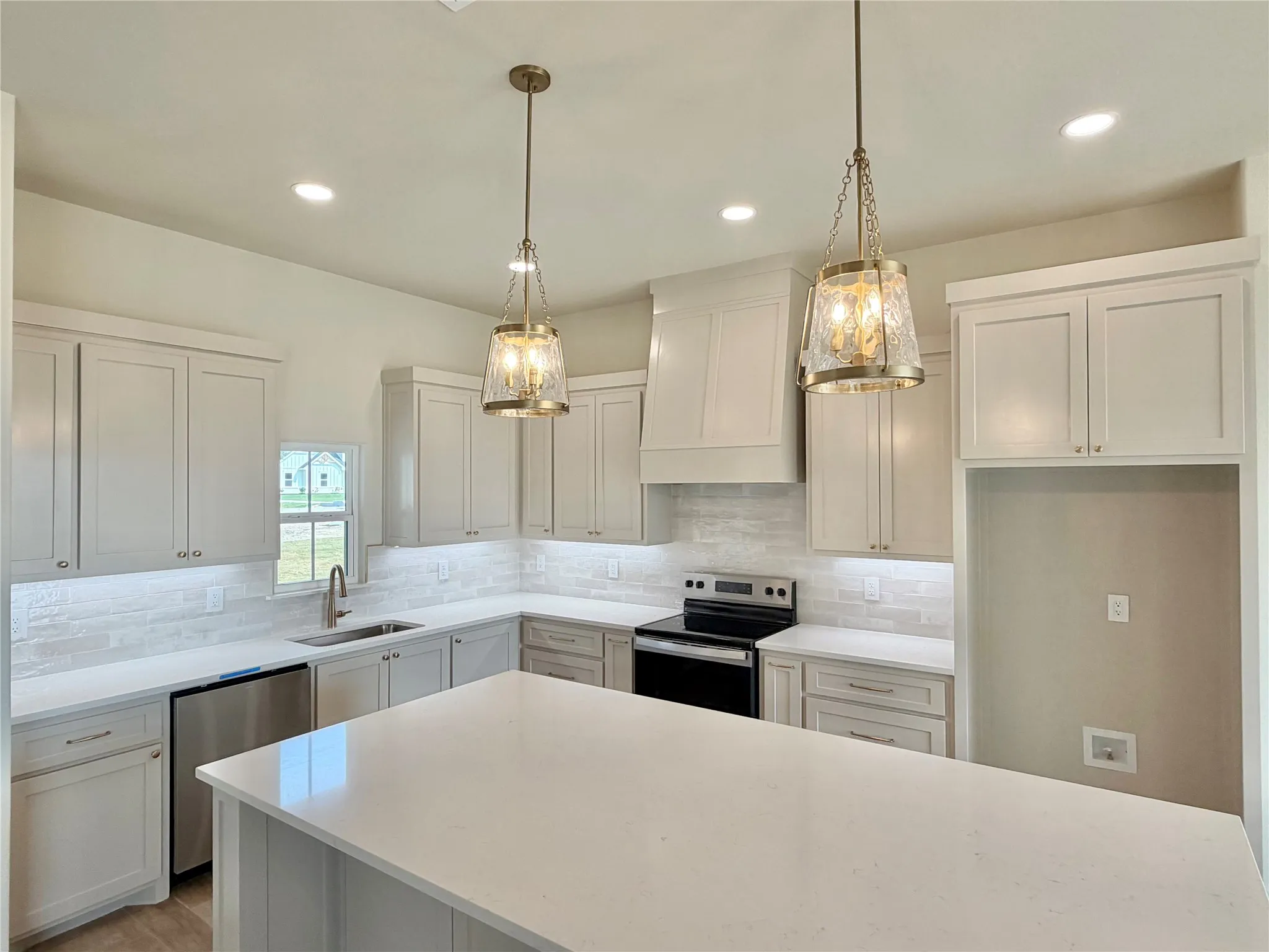 Single Family Residence For Sale in Parker County , 1004 Sabrina Court, Weatherford, Texas 76085, 3 Bedroom, 3 Bathroom, 3 Garage spaces, 1,988 Sqft, built in 2026, mls#21327346, Real Estate Agent in Weatherford, Homes For Sale in Parker county, Homes For Sale in Weatherford, Realtor in Weatherford Texas, Real Estate Brokerage Independent Realty Texas, Luminita Cordes Realtor
