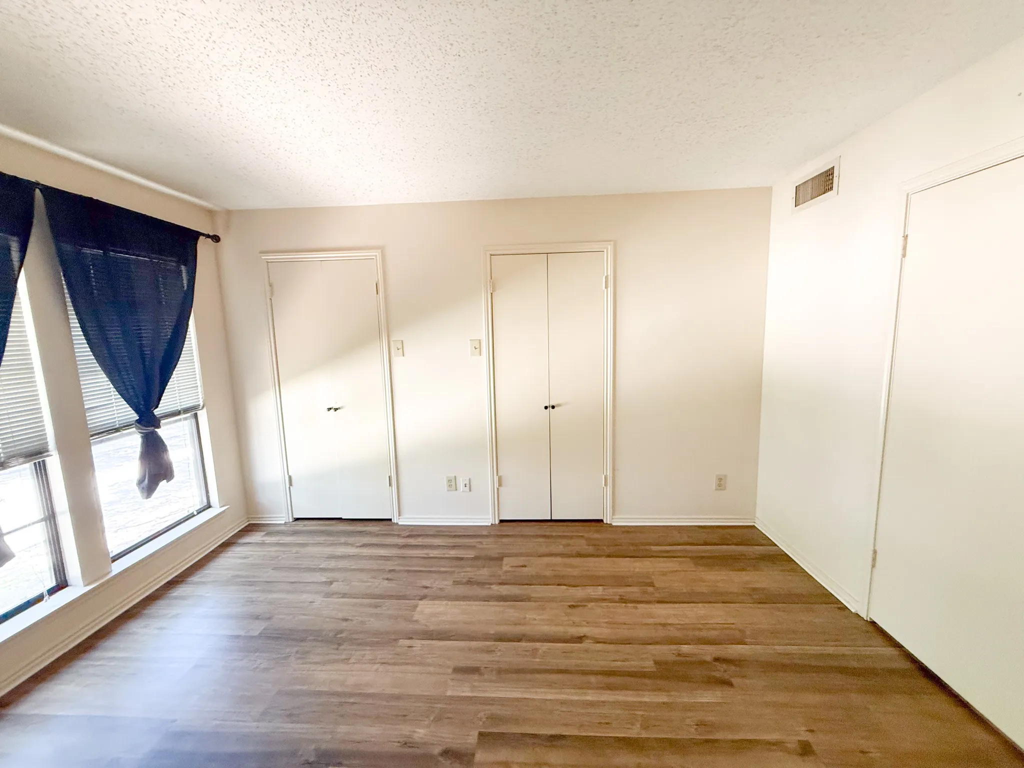 Condominium For Sale in Dallas County , 15221 Berry Trail #106, Dallas, Texas 75248, 1 Bedroom, 1 Bathroom, Garage spaces, 756 Sqft, built in 1981, mls#21326265, Real Estate Agent in Dallas, Homes For Sale in Dallas county, Homes For Sale in Dallas, Realtor in Dallas Texas, Real Estate Brokerage Independent Realty Texas, Luminita Cordes Realtor