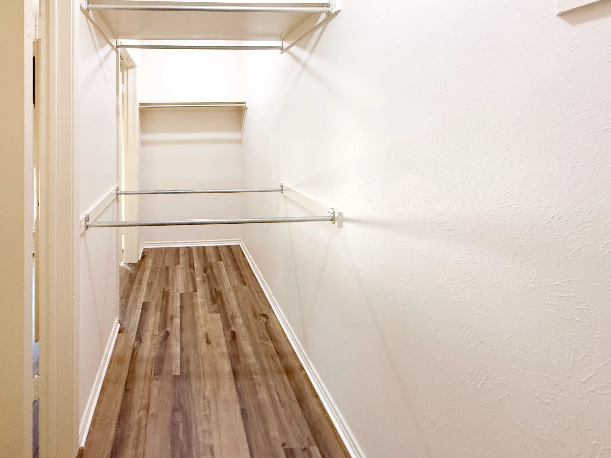 Condominium For Sale in Dallas County , 15221 Berry Trail #106, Dallas, Texas 75248, 1 Bedroom, 1 Bathroom, Garage spaces, 756 Sqft, built in 1981, mls#21326265, Real Estate Agent in Dallas, Homes For Sale in Dallas county, Homes For Sale in Dallas, Realtor in Dallas Texas, Real Estate Brokerage Independent Realty Texas, Luminita Cordes Realtor