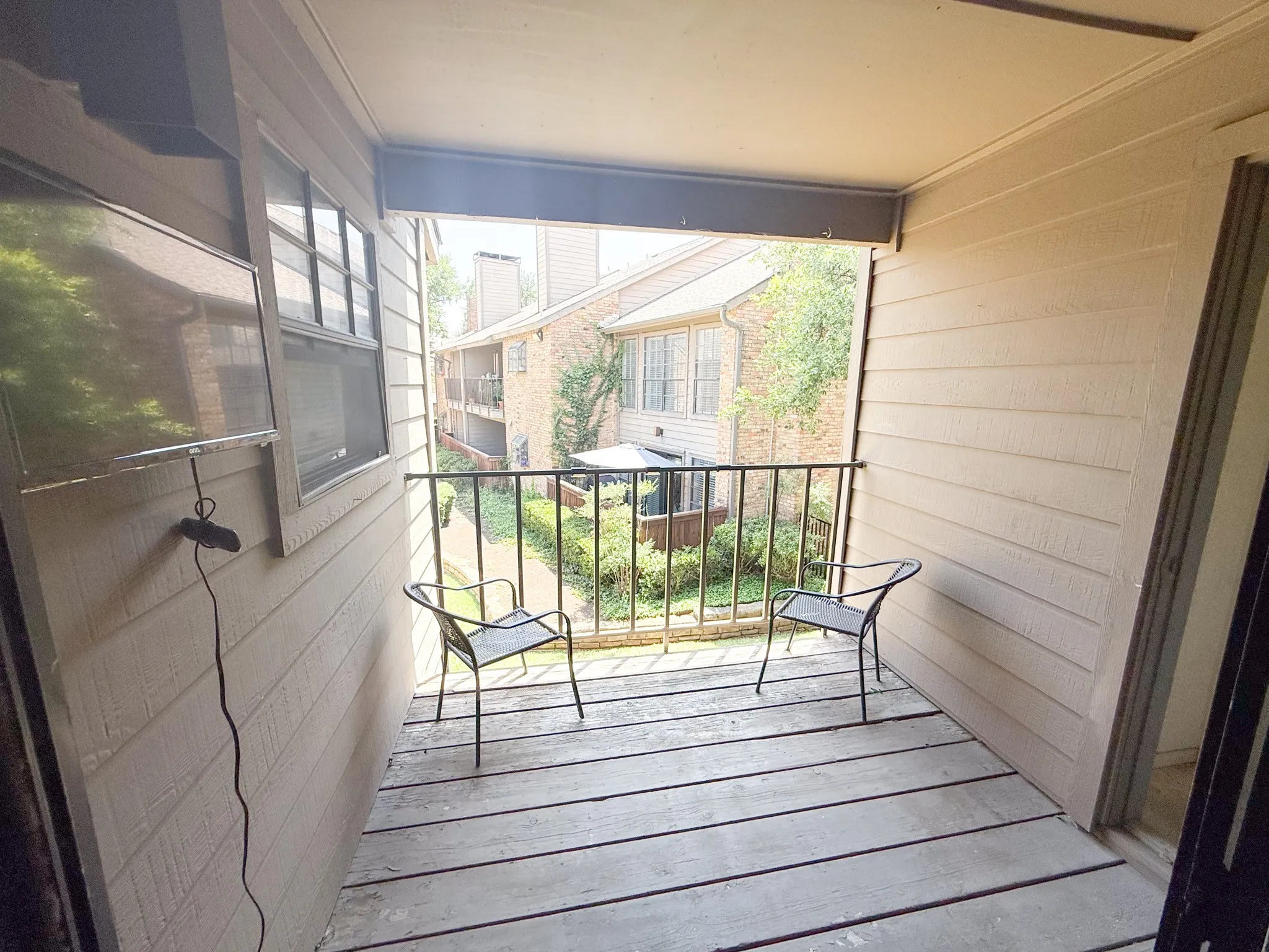 Condominium For Sale in Dallas County , 15221 Berry Trail #106, Dallas, Texas 75248, 1 Bedroom, 1 Bathroom, Garage spaces, 756 Sqft, built in 1981, mls#21326265, Real Estate Agent in Dallas, Homes For Sale in Dallas county, Homes For Sale in Dallas, Realtor in Dallas Texas, Real Estate Brokerage Independent Realty Texas, Luminita Cordes Realtor