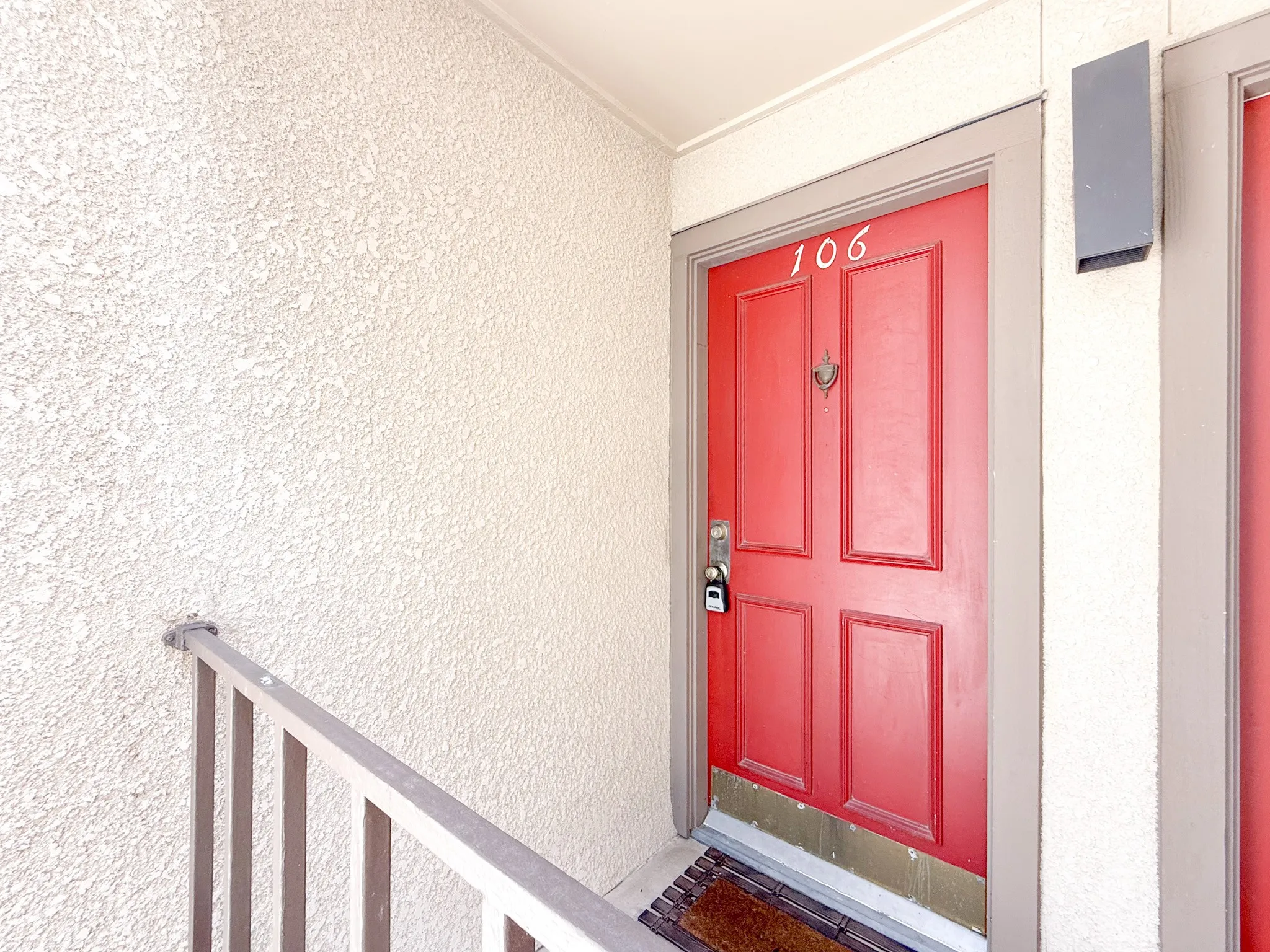 Condominium For Sale in Dallas County , 15221 Berry Trail #106, Dallas, Texas 75248, 1 Bedroom, 1 Bathroom, Garage spaces, 756 Sqft, built in 1981, mls#21326265, Real Estate Agent in Dallas, Homes For Sale in Dallas county, Homes For Sale in Dallas, Realtor in Dallas Texas, Real Estate Brokerage Independent Realty Texas, Luminita Cordes Realtor