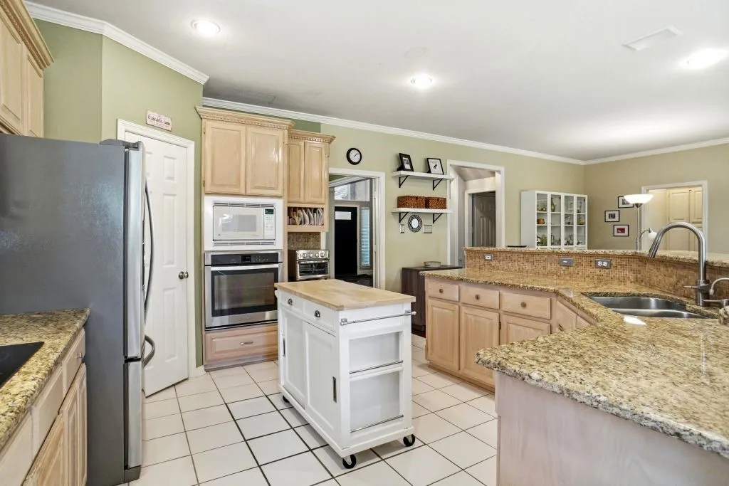 Single Family Residence For Sale in Dallas County , 306 W Bethel School Road, Coppell, Texas 75019, 4 Bedroom, 3 Bathroom, 2 Garage spaces, 3,020 Sqft, built in 1994, mls#21327417, Real Estate Agent in Coppell, Homes For Sale in Dallas county, Homes For Sale in Coppell, Realtor in Coppell Texas, Real Estate Brokerage Independent Realty Texas, Luminita Cordes Realtor