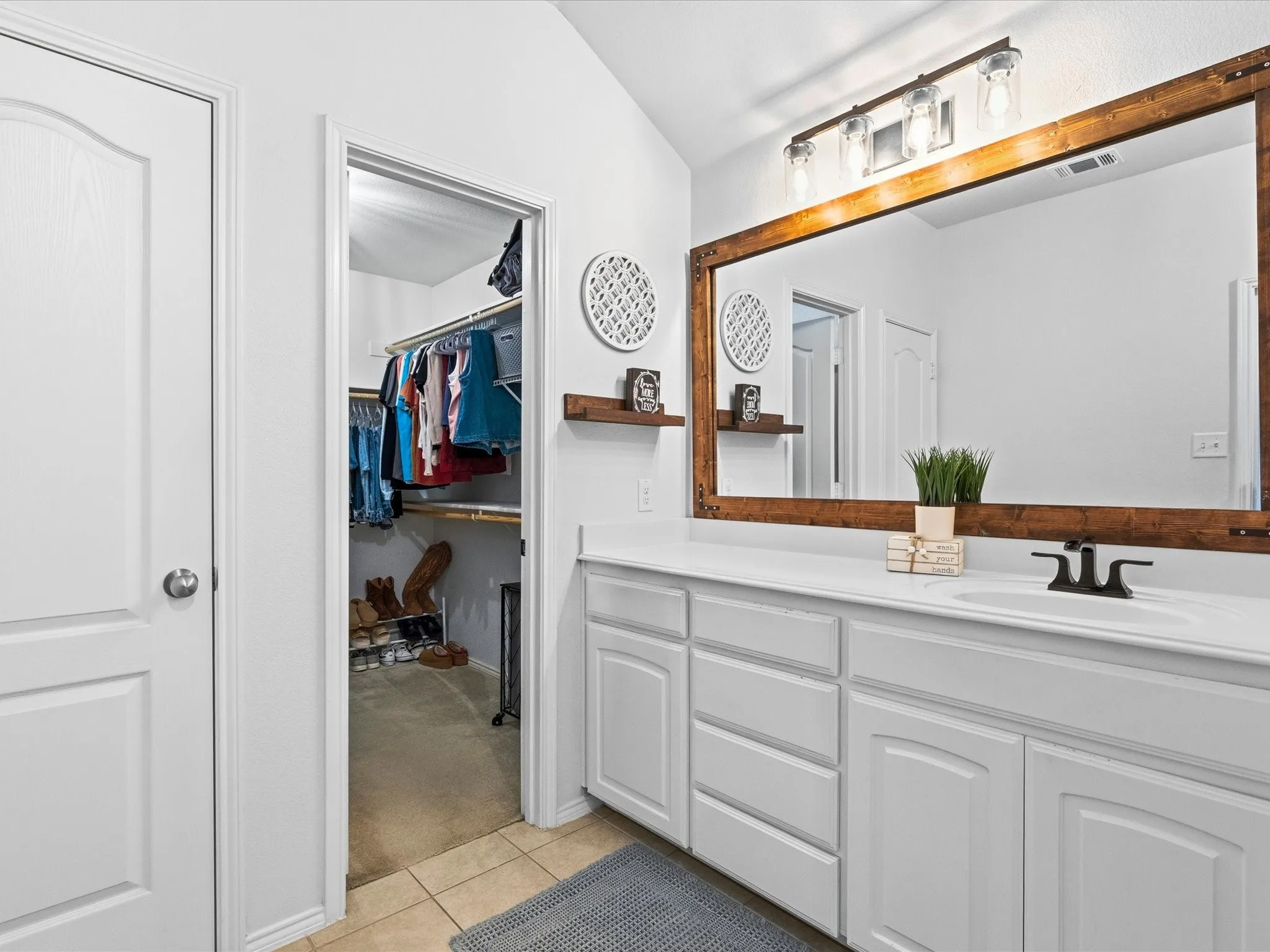 Single Family Residence For Sale in Tarrant County , 4517 Rockmill Trail, Fort Worth, Texas 76179, 3 Bedroom, 2 Bathroom, 2 Garage spaces, 1,834 Sqft, built in 2013, mls#21327419, Real Estate Agent in Fort Worth, Homes For Sale in Tarrant county, Homes For Sale in Fort Worth, Realtor in Fort Worth Texas, Real Estate Brokerage Independent Realty Texas, Luminita Cordes Realtor