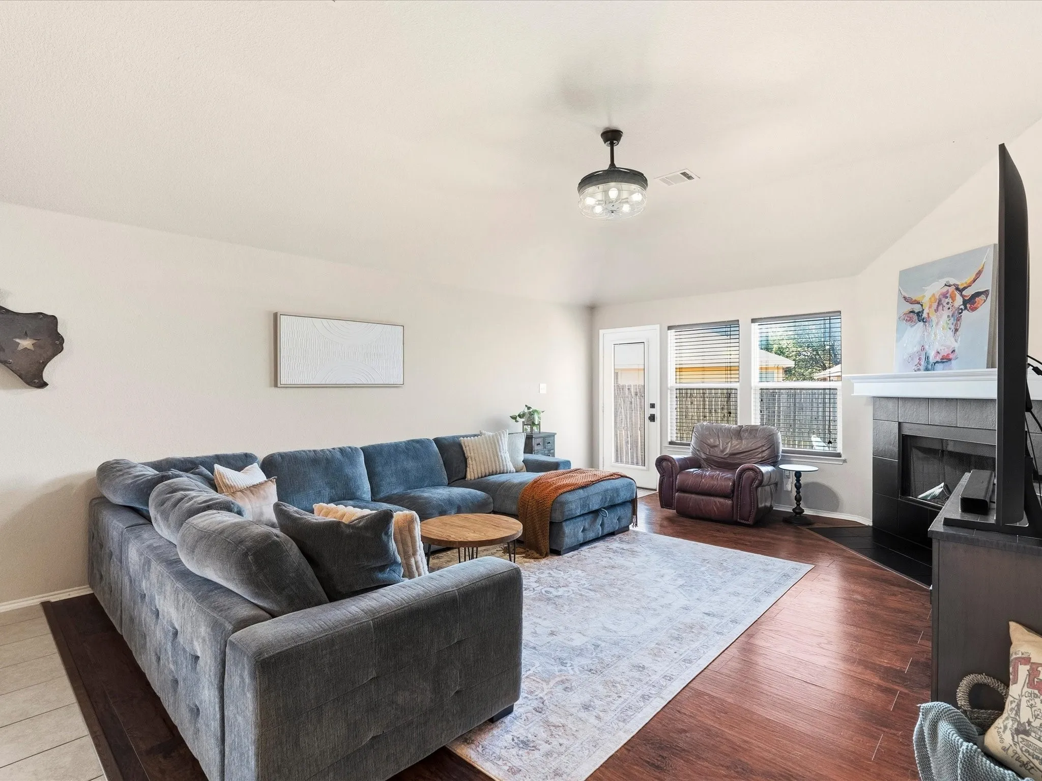 Single Family Residence For Sale in Tarrant County , 4517 Rockmill Trail, Fort Worth, Texas 76179, 3 Bedroom, 2 Bathroom, 2 Garage spaces, 1,834 Sqft, built in 2013, mls#21327419, Real Estate Agent in Fort Worth, Homes For Sale in Tarrant county, Homes For Sale in Fort Worth, Realtor in Fort Worth Texas, Real Estate Brokerage Independent Realty Texas, Luminita Cordes Realtor