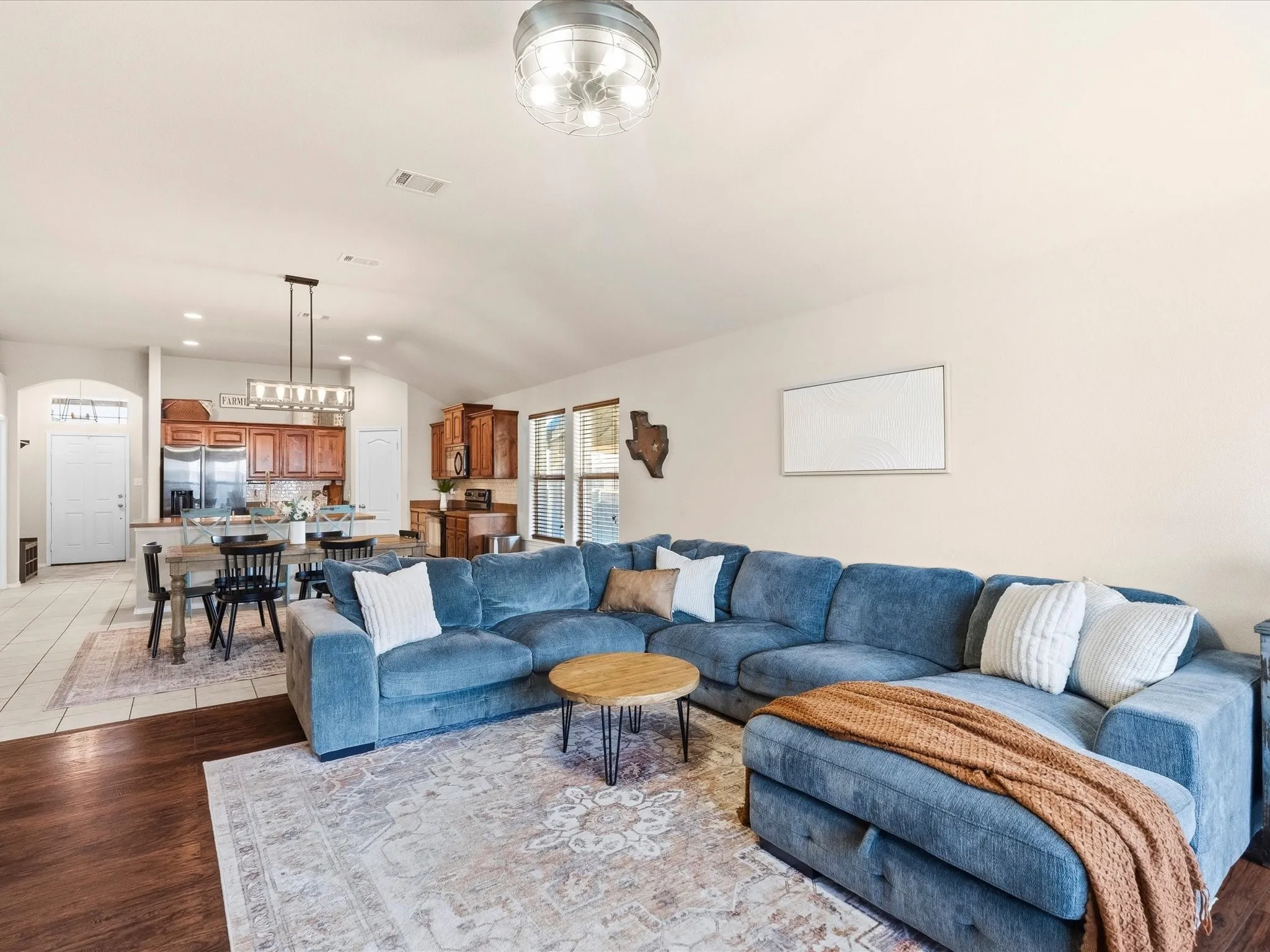 Single Family Residence For Sale in Tarrant County , 4517 Rockmill Trail, Fort Worth, Texas 76179, 3 Bedroom, 2 Bathroom, 2 Garage spaces, 1,834 Sqft, built in 2013, mls#21327419, Real Estate Agent in Fort Worth, Homes For Sale in Tarrant county, Homes For Sale in Fort Worth, Realtor in Fort Worth Texas, Real Estate Brokerage Independent Realty Texas, Luminita Cordes Realtor