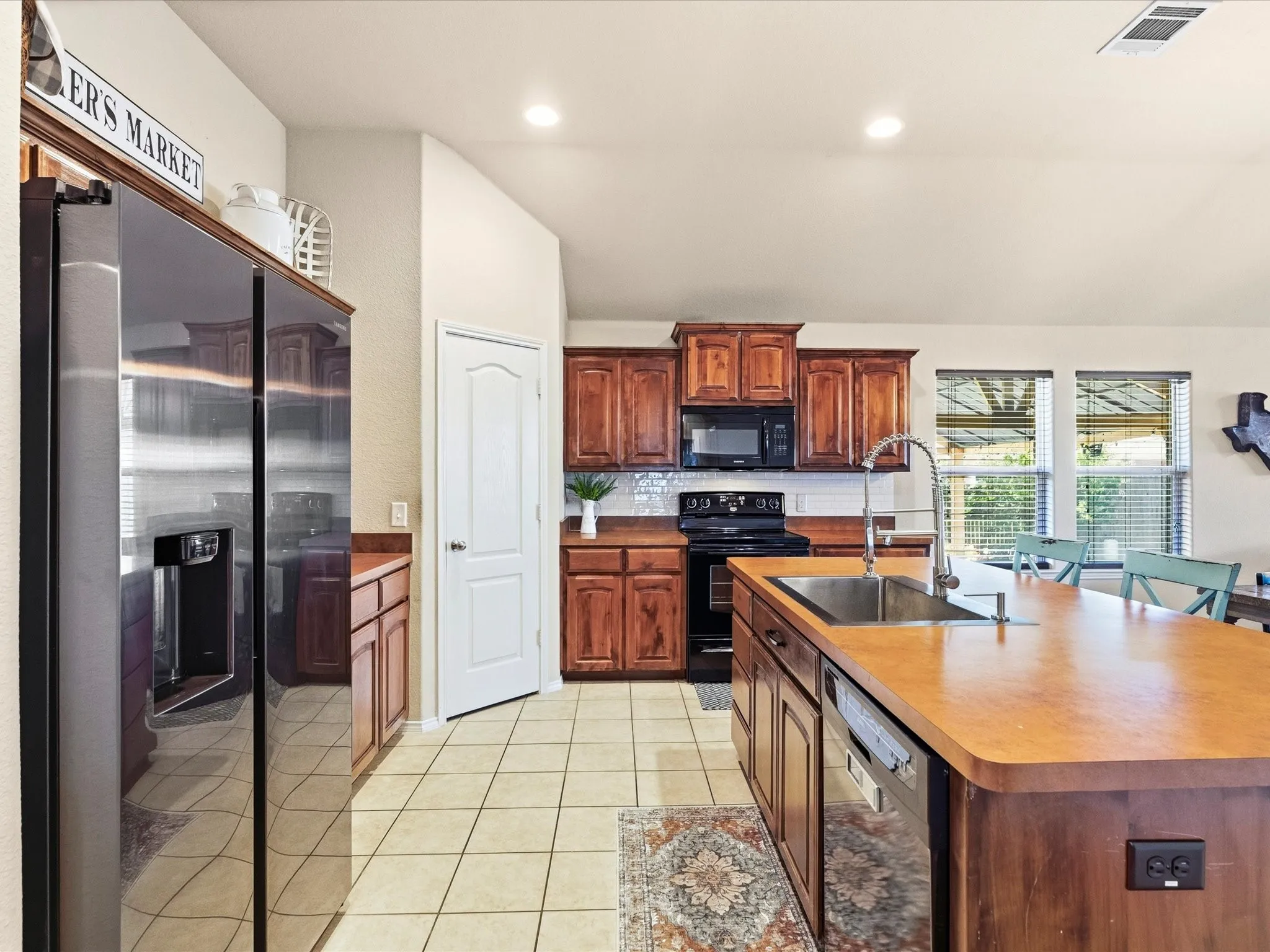 Single Family Residence For Sale in Tarrant County , 4517 Rockmill Trail, Fort Worth, Texas 76179, 3 Bedroom, 2 Bathroom, 2 Garage spaces, 1,834 Sqft, built in 2013, mls#21327419, Real Estate Agent in Fort Worth, Homes For Sale in Tarrant county, Homes For Sale in Fort Worth, Realtor in Fort Worth Texas, Real Estate Brokerage Independent Realty Texas, Luminita Cordes Realtor