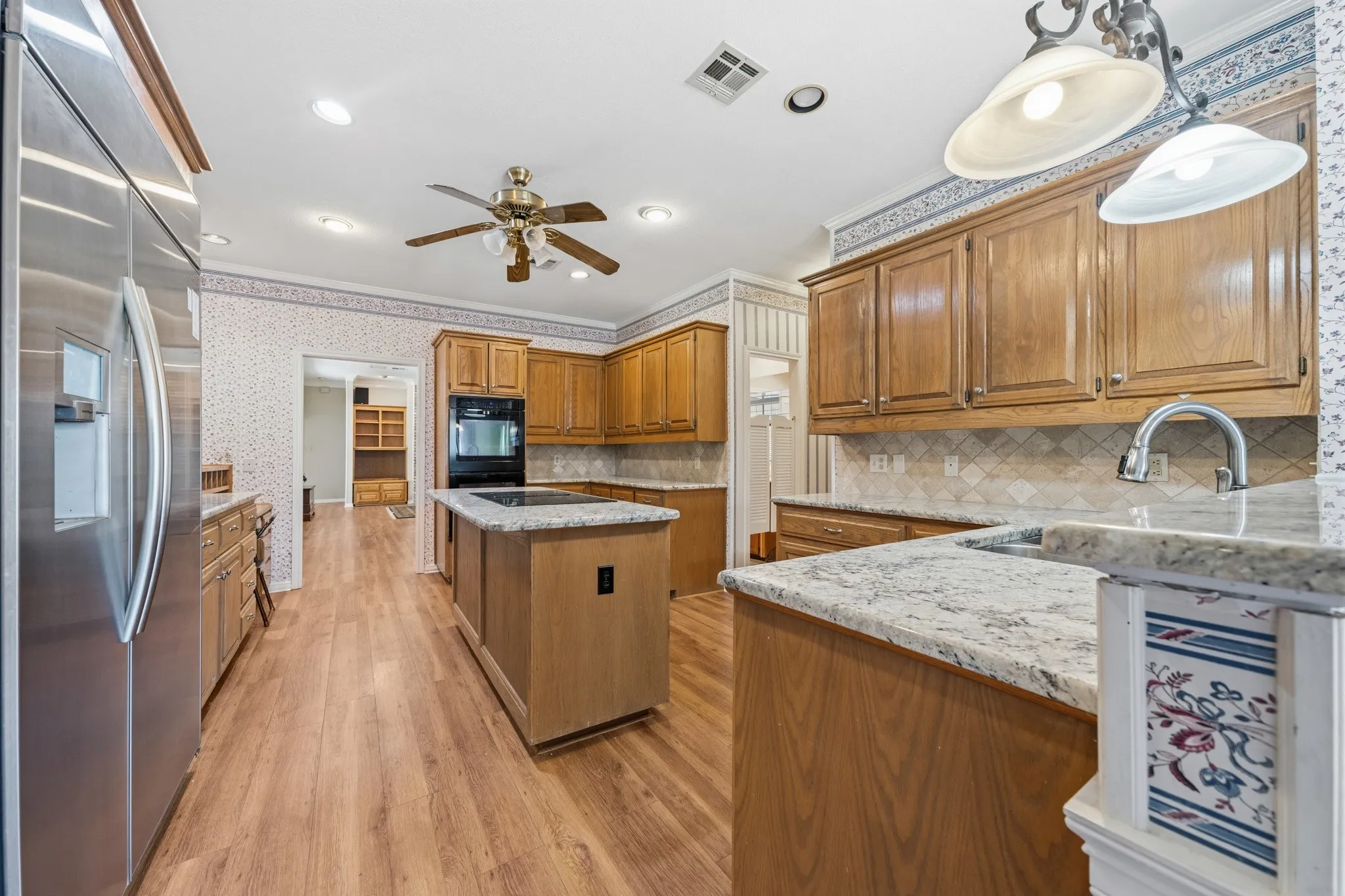 Single Family Residence For Sale in Mc Lennan County , 10000 Stony Point Drive, Woodway, Texas 76712, 5 Bedroom, 3 Bathroom, 2 Garage spaces, 3,578 Sqft, built in 1989, mls#21323075, Real Estate Agent in Woodway, Homes For Sale in Mc Lennan county, Homes For Sale in Woodway, Realtor in Woodway Texas, Real Estate Brokerage Independent Realty Texas, Luminita Cordes Realtor