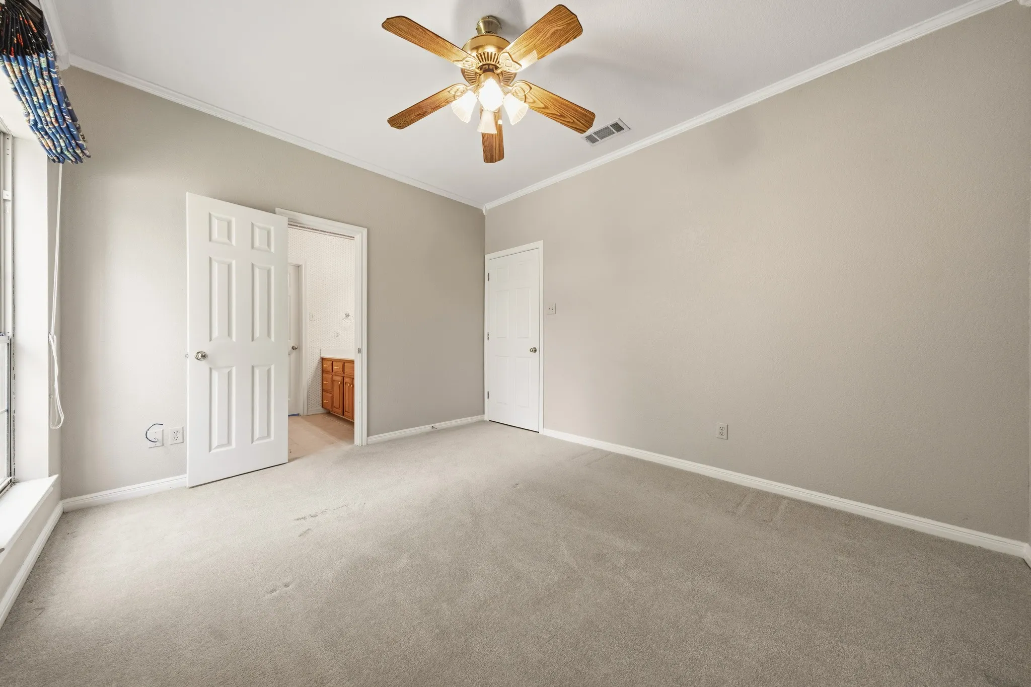 Single Family Residence For Sale in Mc Lennan County , 10000 Stony Point Drive, Woodway, Texas 76712, 5 Bedroom, 3 Bathroom, 2 Garage spaces, 3,578 Sqft, built in 1989, mls#21323075, Real Estate Agent in Woodway, Homes For Sale in Mc Lennan county, Homes For Sale in Woodway, Realtor in Woodway Texas, Real Estate Brokerage Independent Realty Texas, Luminita Cordes Realtor