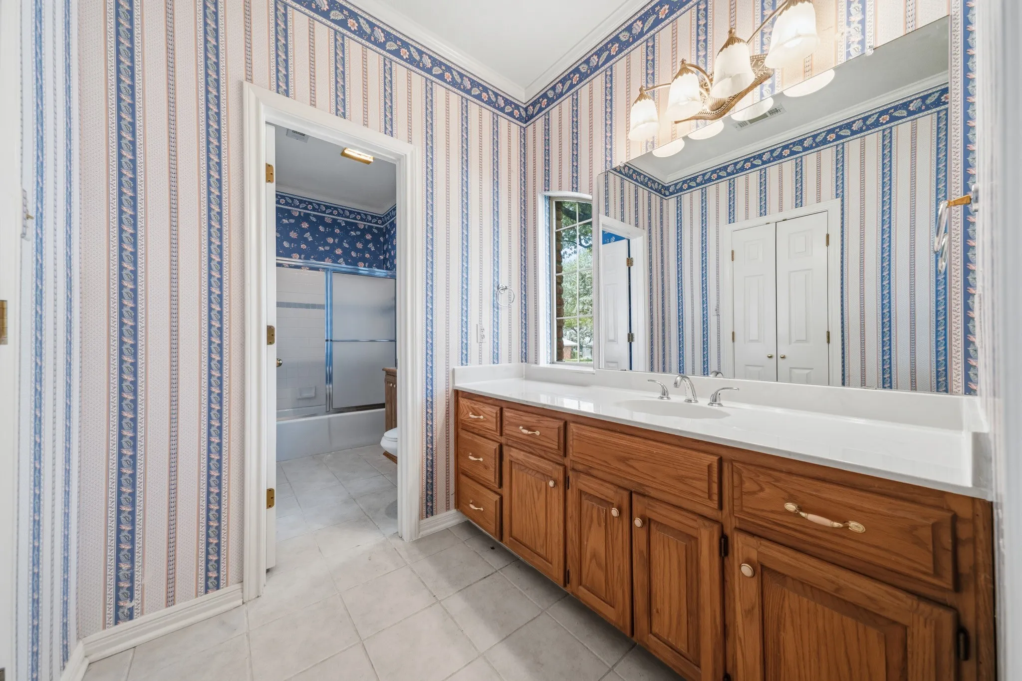 Single Family Residence For Sale in Mc Lennan County , 10000 Stony Point Drive, Woodway, Texas 76712, 5 Bedroom, 3 Bathroom, 2 Garage spaces, 3,578 Sqft, built in 1989, mls#21323075, Real Estate Agent in Woodway, Homes For Sale in Mc Lennan county, Homes For Sale in Woodway, Realtor in Woodway Texas, Real Estate Brokerage Independent Realty Texas, Luminita Cordes Realtor