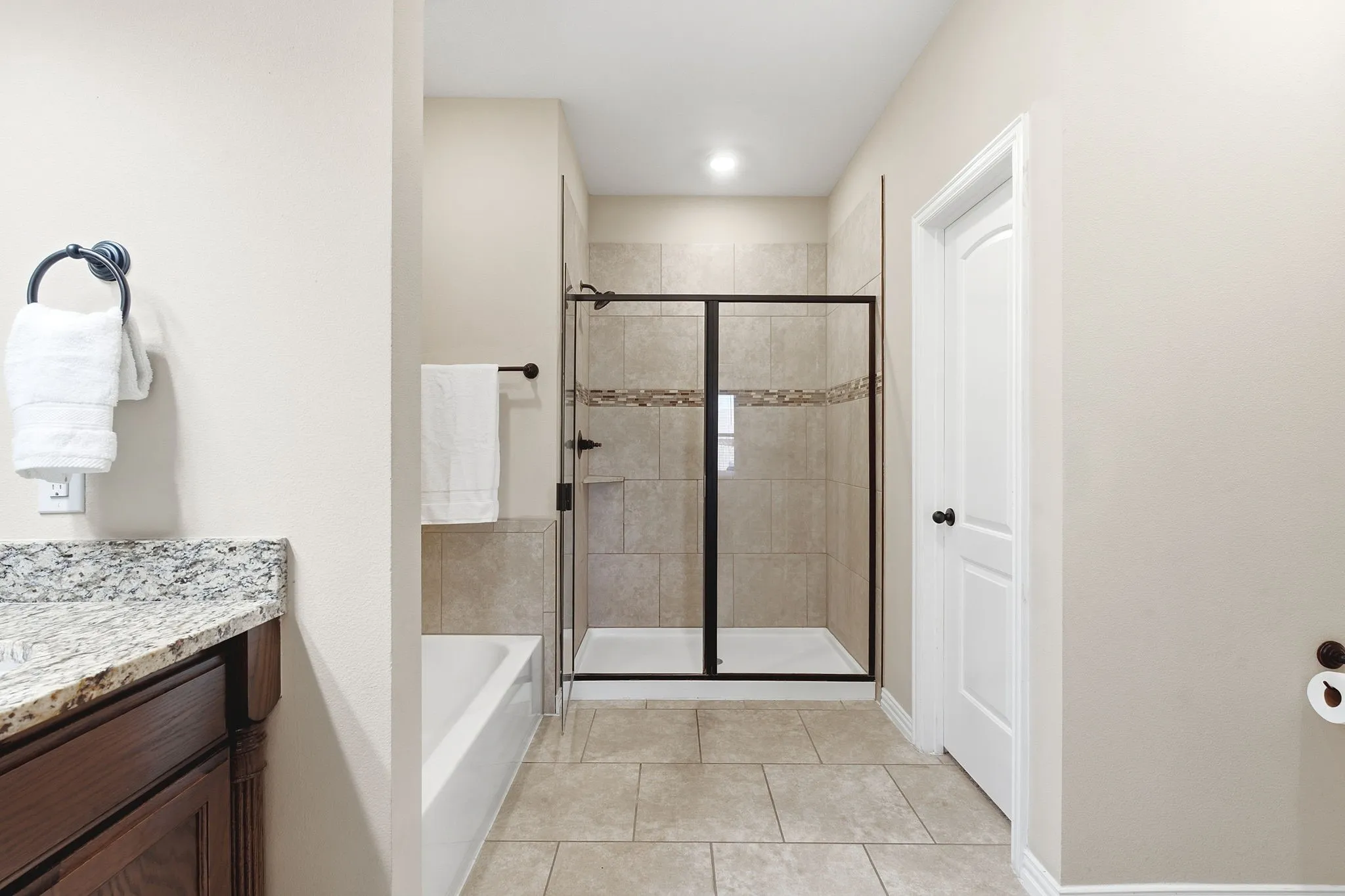 Single Family Residence For Sale in Collin County , 2112 Atlantic Avenue, Anna, Texas 75409, 5 Bedroom, 3 Bathroom, 2 Garage spaces, 2,404 Sqft, built in 2019, mls#21322145, Real Estate Agent in Anna, Homes For Sale in Collin county, Homes For Sale in Anna, Realtor in Anna Texas, Real Estate Brokerage Independent Realty Texas, Luminita Cordes Realtor