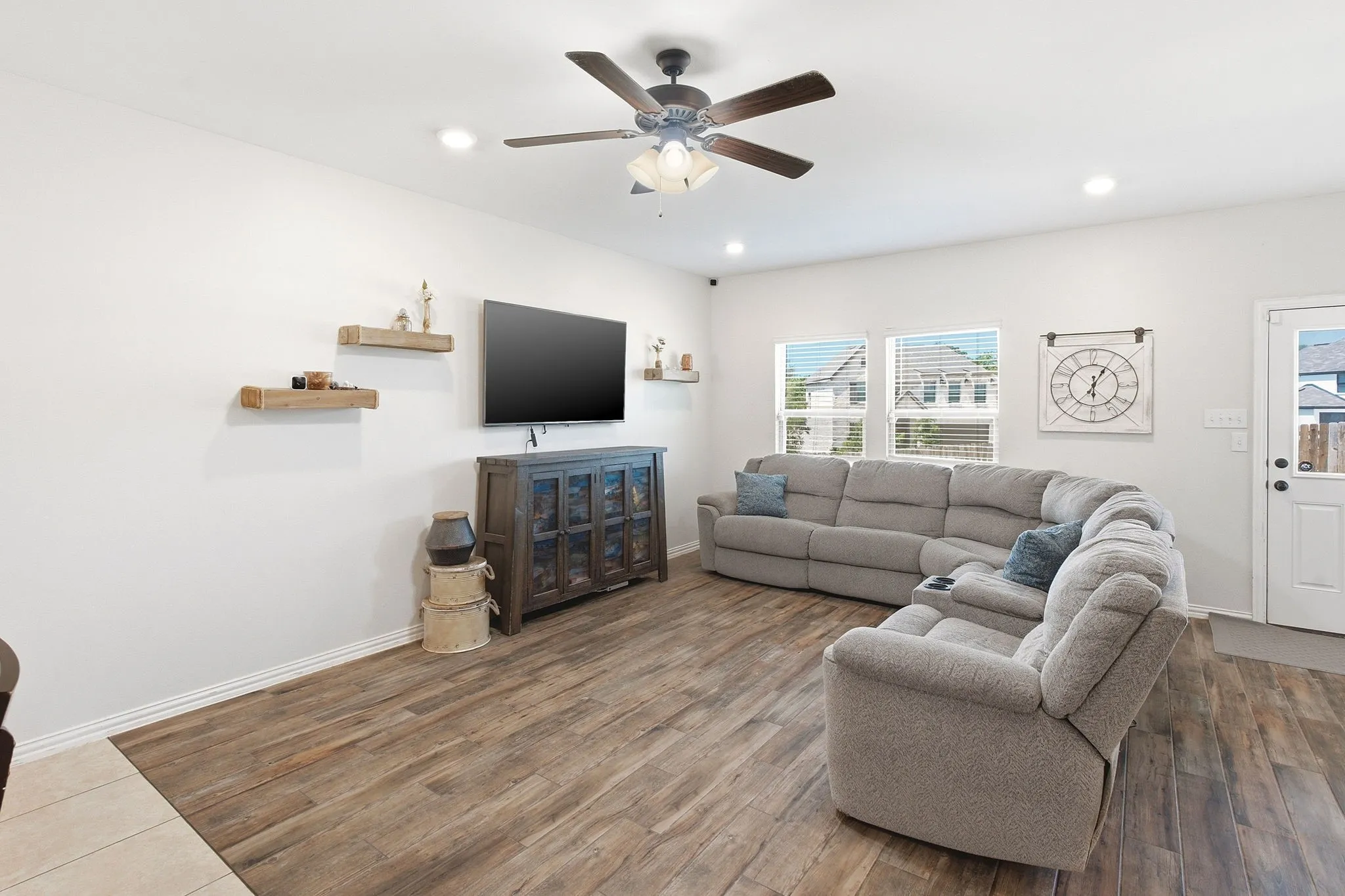 Single Family Residence For Sale in Collin County , 2112 Atlantic Avenue, Anna, Texas 75409, 5 Bedroom, 3 Bathroom, 2 Garage spaces, 2,404 Sqft, built in 2019, mls#21322145, Real Estate Agent in Anna, Homes For Sale in Collin county, Homes For Sale in Anna, Realtor in Anna Texas, Real Estate Brokerage Independent Realty Texas, Luminita Cordes Realtor
