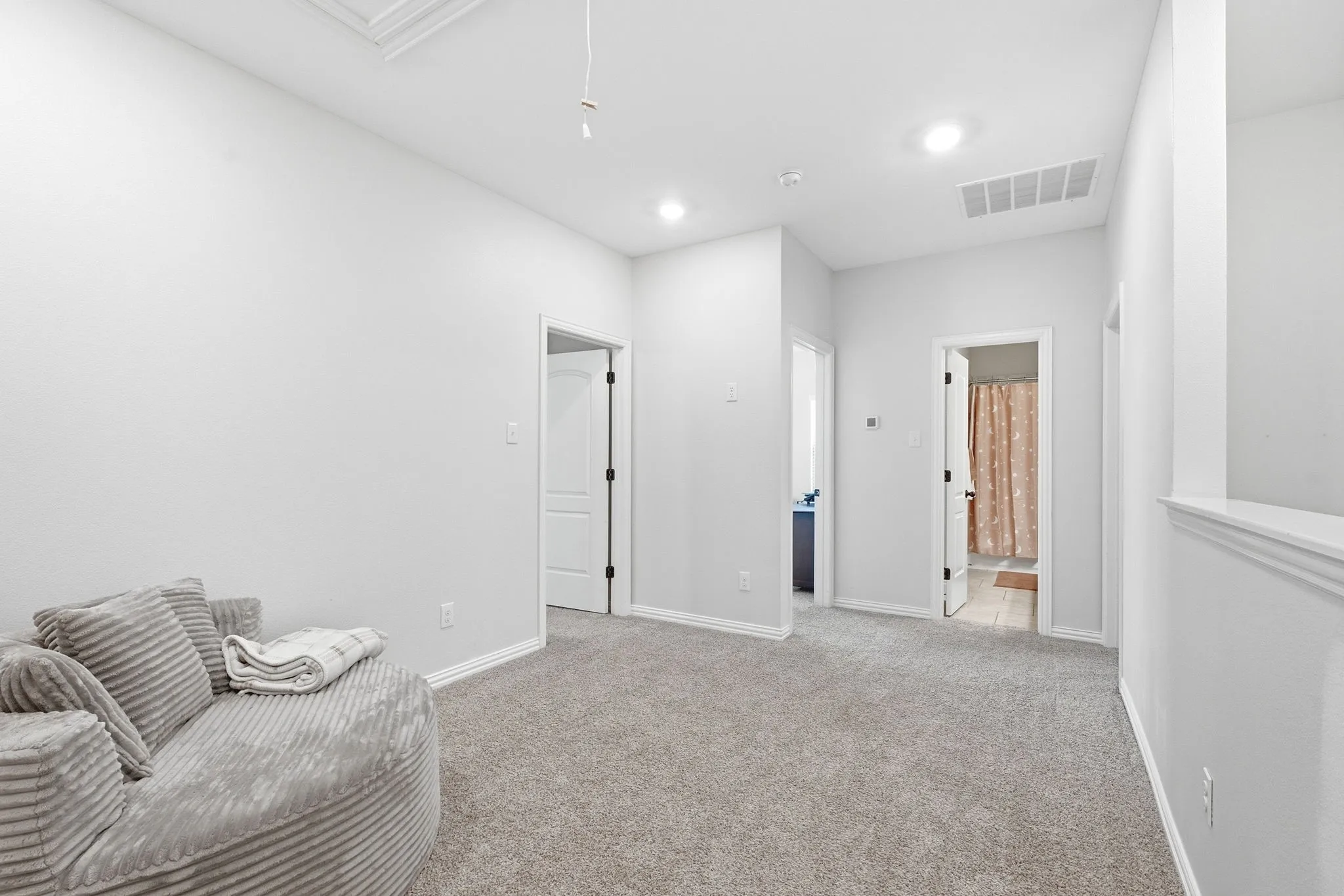 Single Family Residence For Sale in Collin County , 2112 Atlantic Avenue, Anna, Texas 75409, 5 Bedroom, 3 Bathroom, 2 Garage spaces, 2,404 Sqft, built in 2019, mls#21322145, Real Estate Agent in Anna, Homes For Sale in Collin county, Homes For Sale in Anna, Realtor in Anna Texas, Real Estate Brokerage Independent Realty Texas, Luminita Cordes Realtor